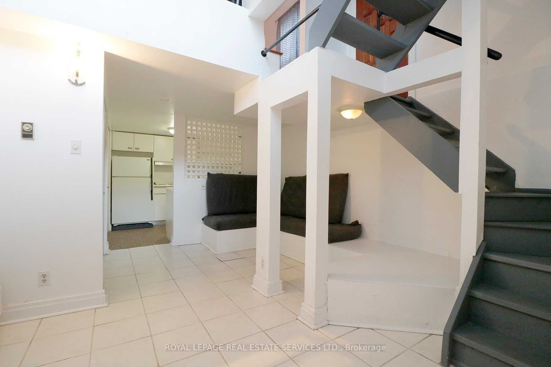 Unit 2 - 390 Huron Street, Toronto 4