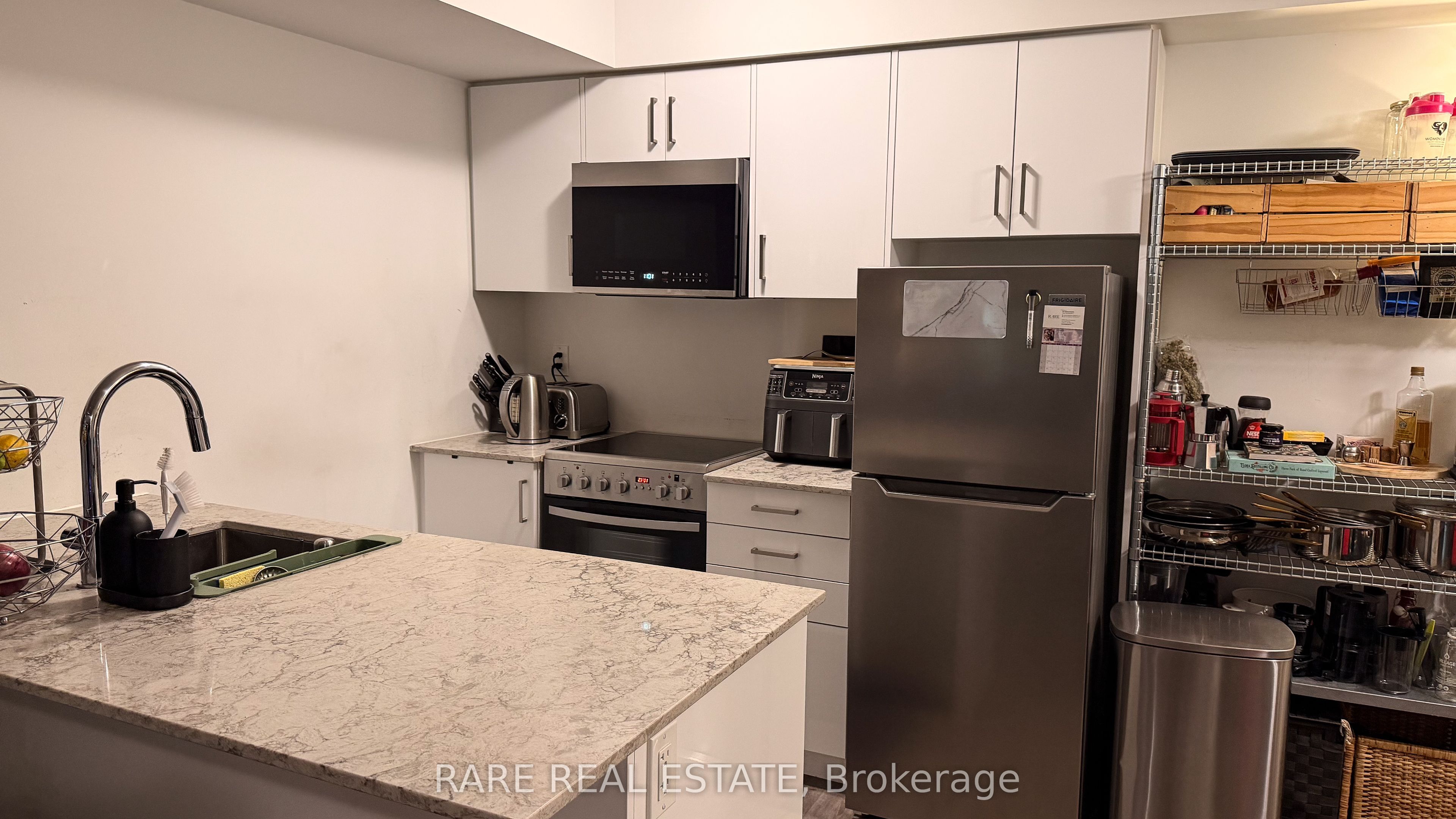 Unit 4 - 10 Marquette Avenue, North York 5