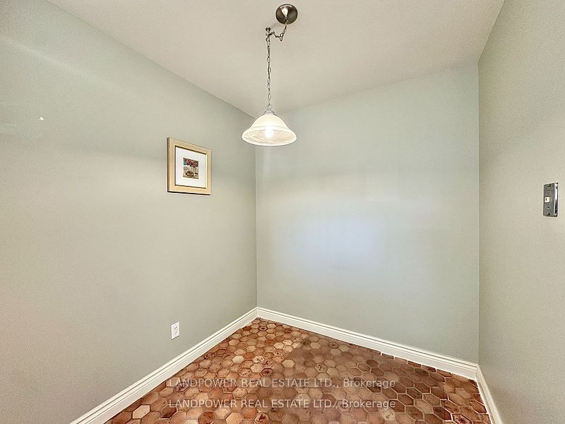 Unit 716 - 3181 Bayview Avenue, North York 4