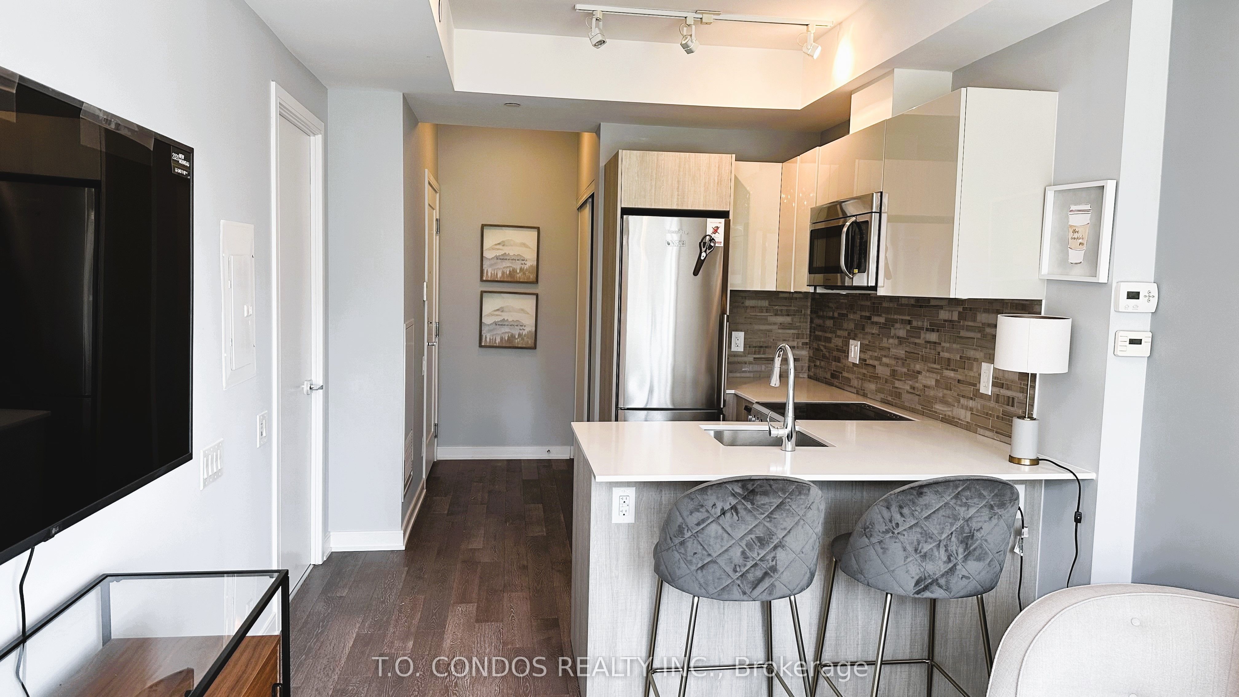 Unit 920 - 57 St. Joseph Street, Toronto 4
