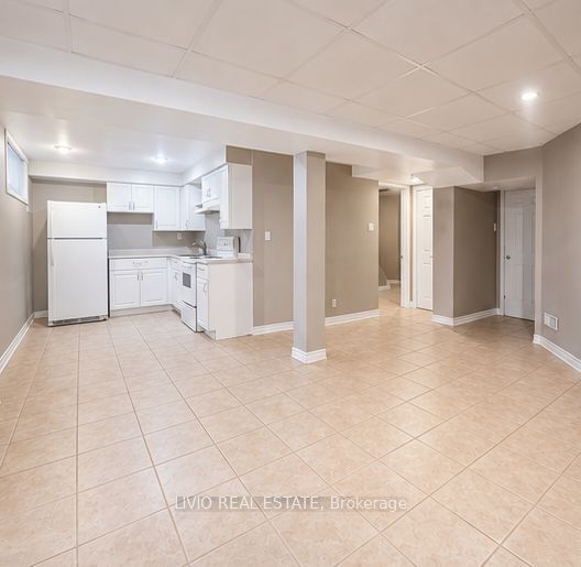 Unit Bsmt - 8 Janray Drive, Scarborough 2