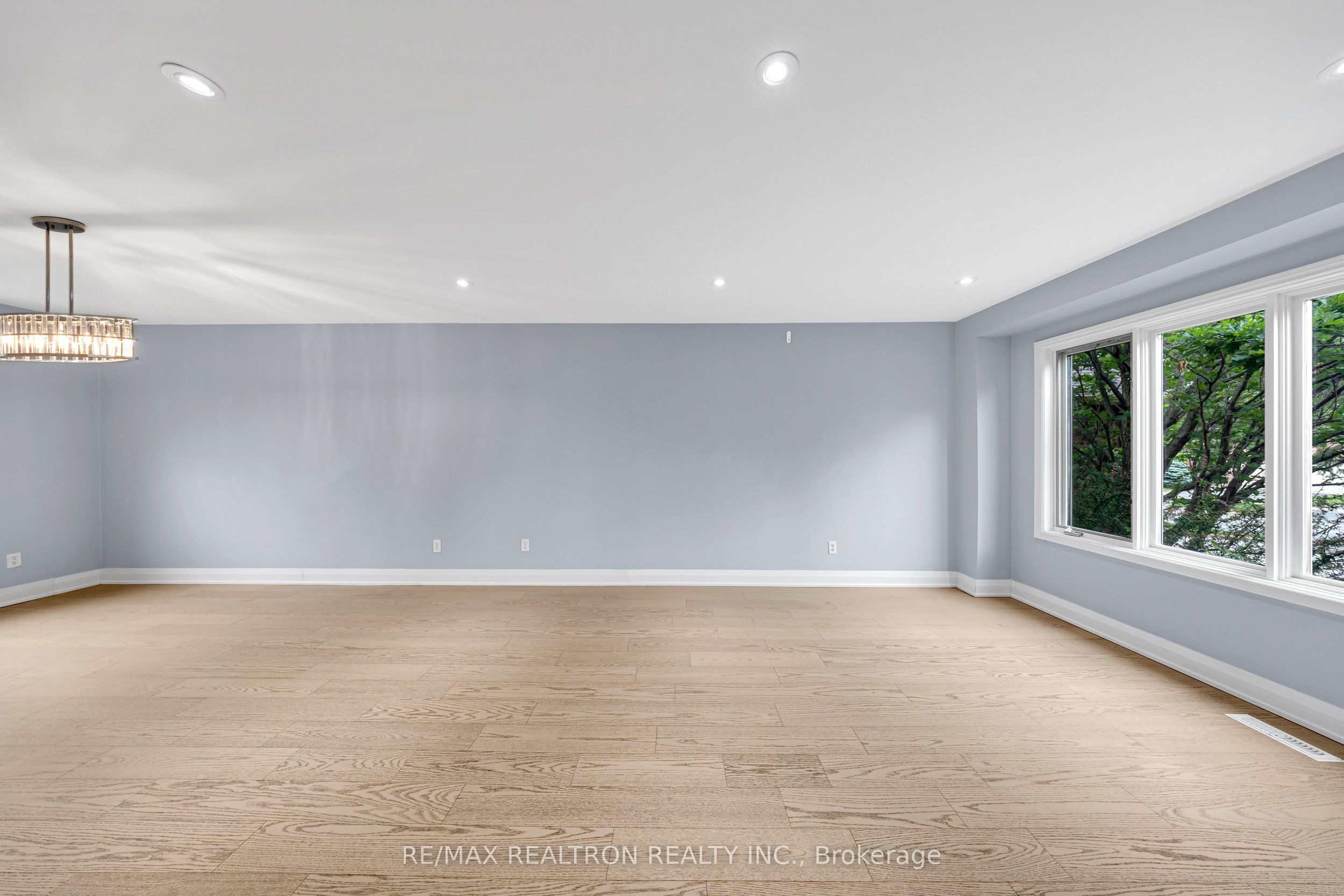 Unit Upper - 141 Hialeah Crescent, Whitby 4