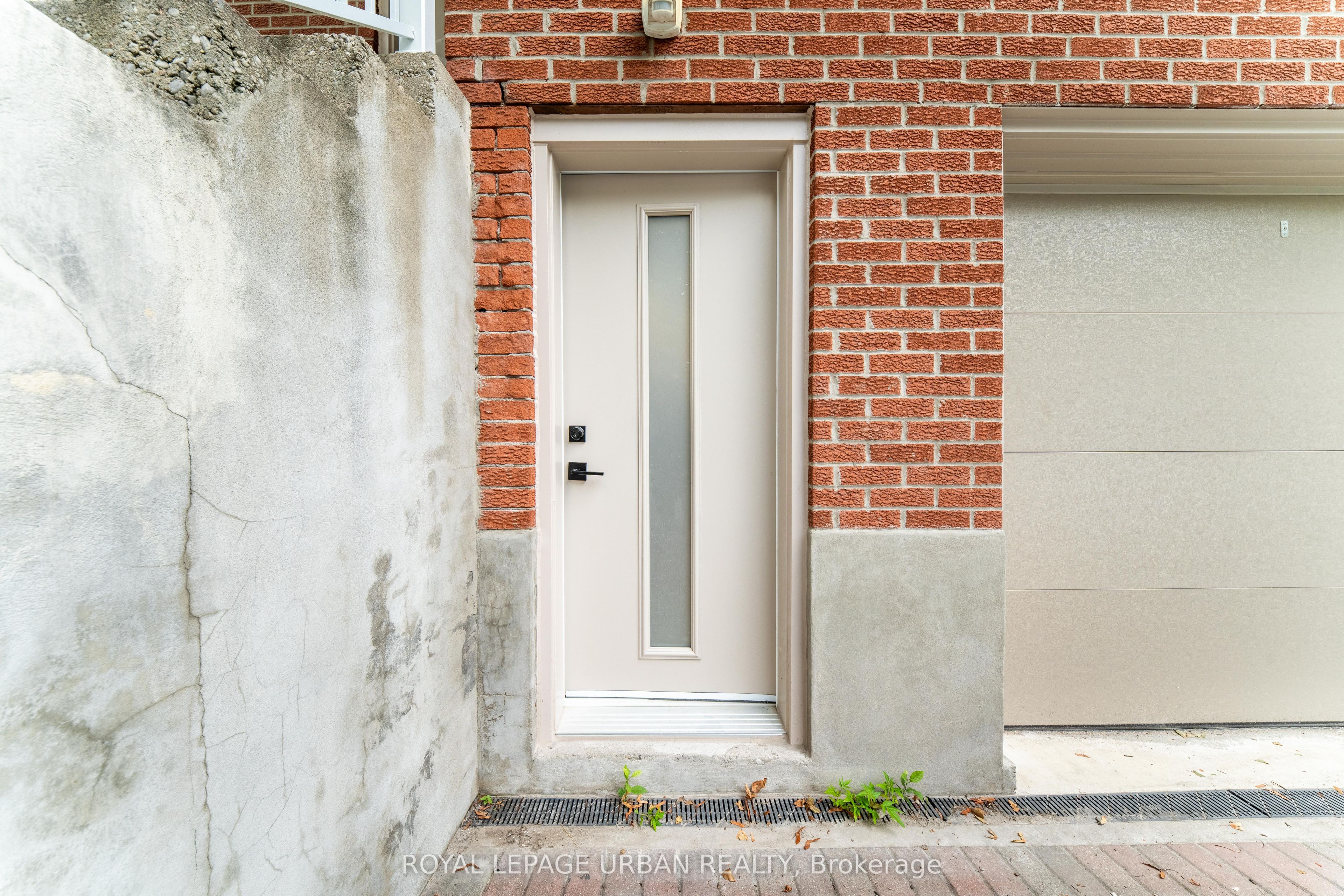 Unit Basement - 153 Craven Road, Toronto 2