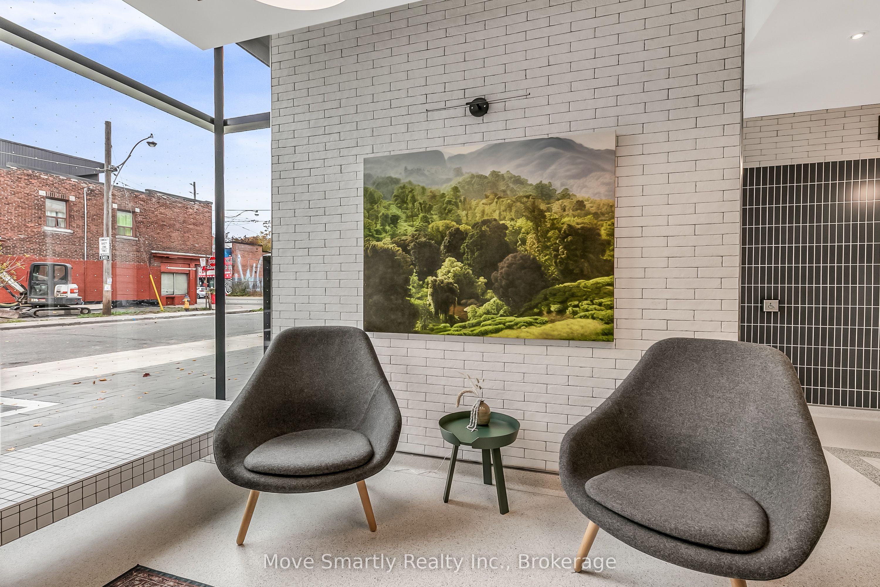 Unit 411 - 115 Larchmount Avenue, Toronto 5