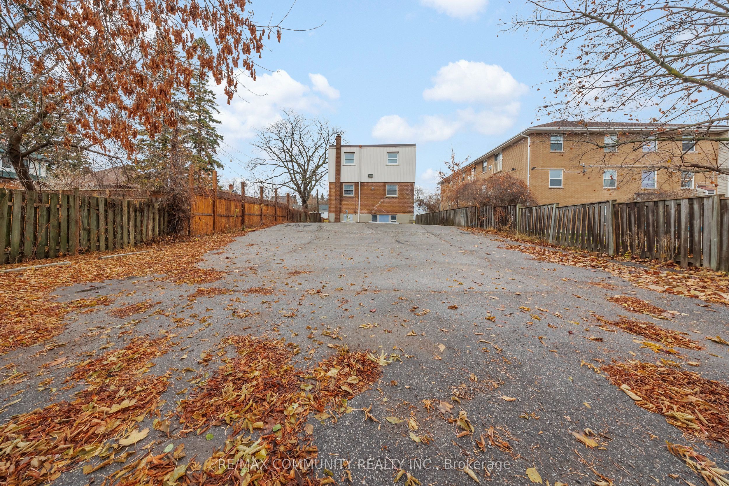 Unit Unit 3 - 383 Buena Vista Avenue, Oshawa 4