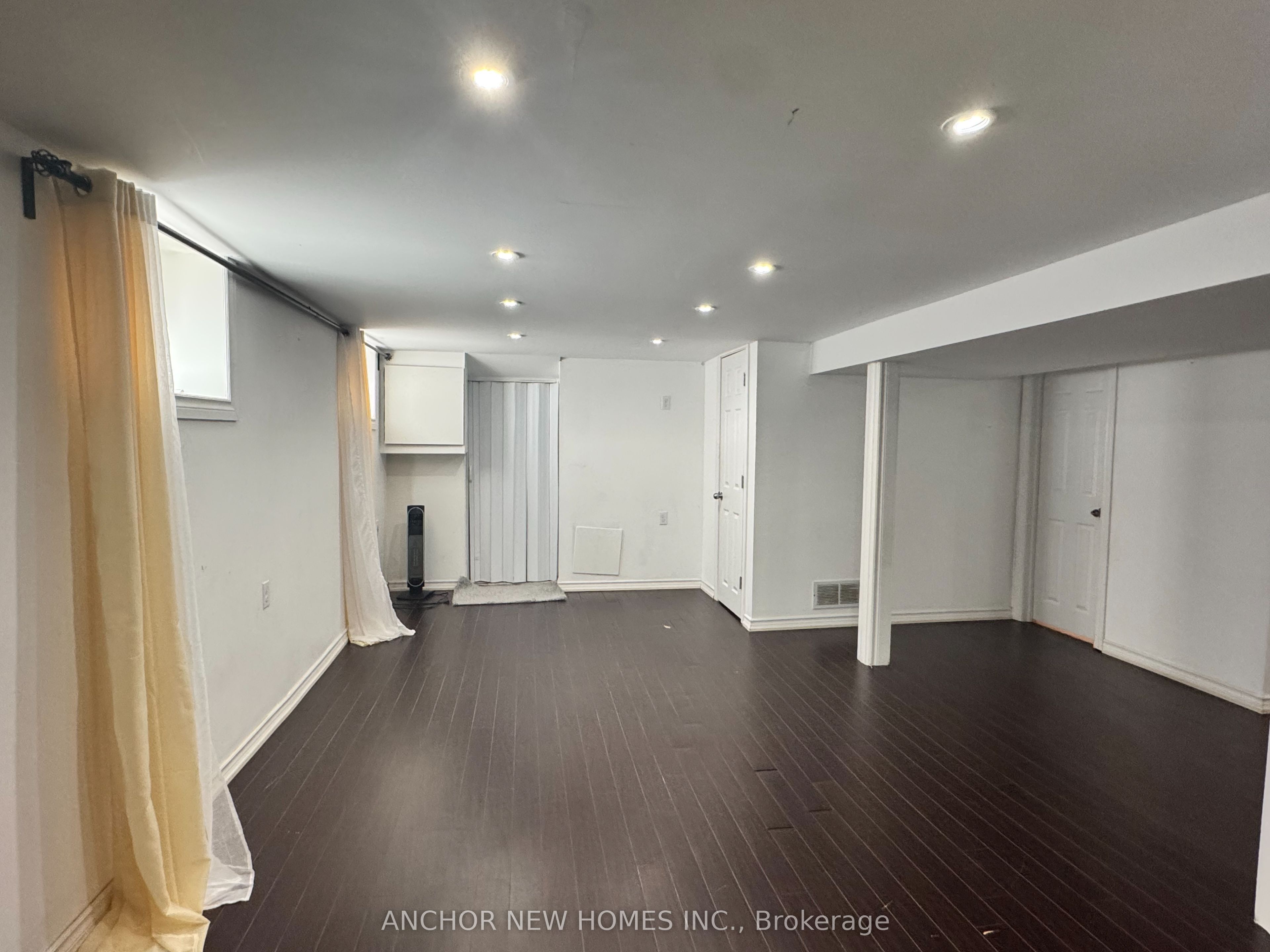 Unit Basement - 52 Leahann Drive, Scarborough 4