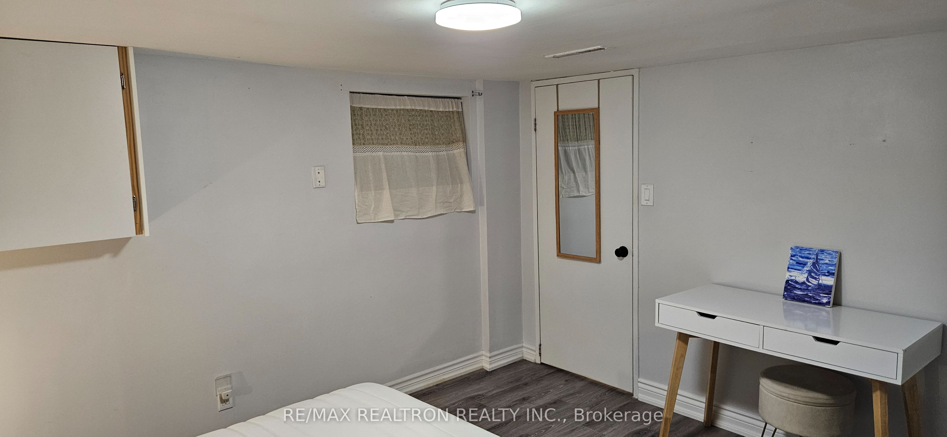 372 Rhodes Avenue, Toronto 5