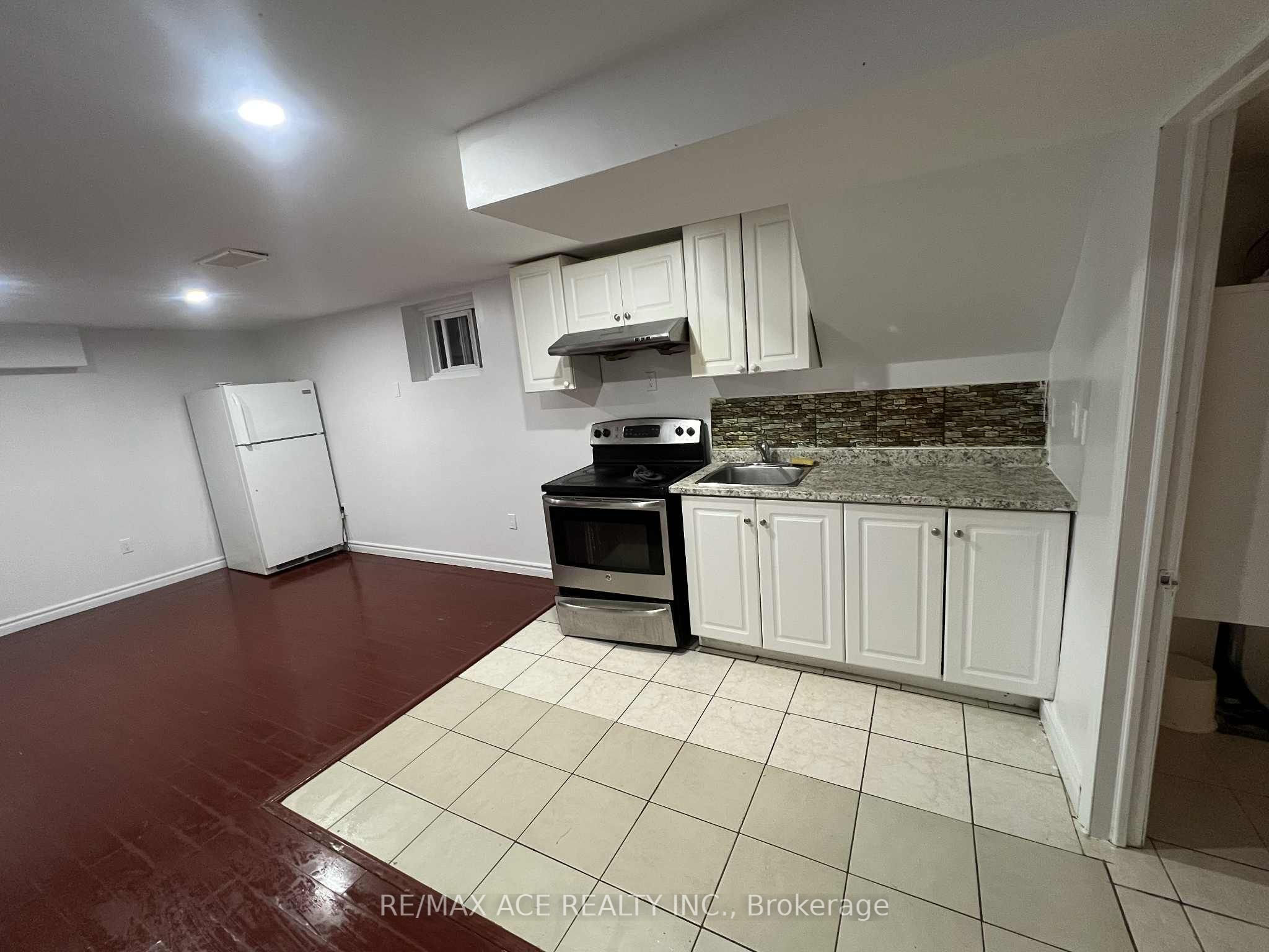 Unit Bsmt - 137 Janray Drive, Scarborough 4