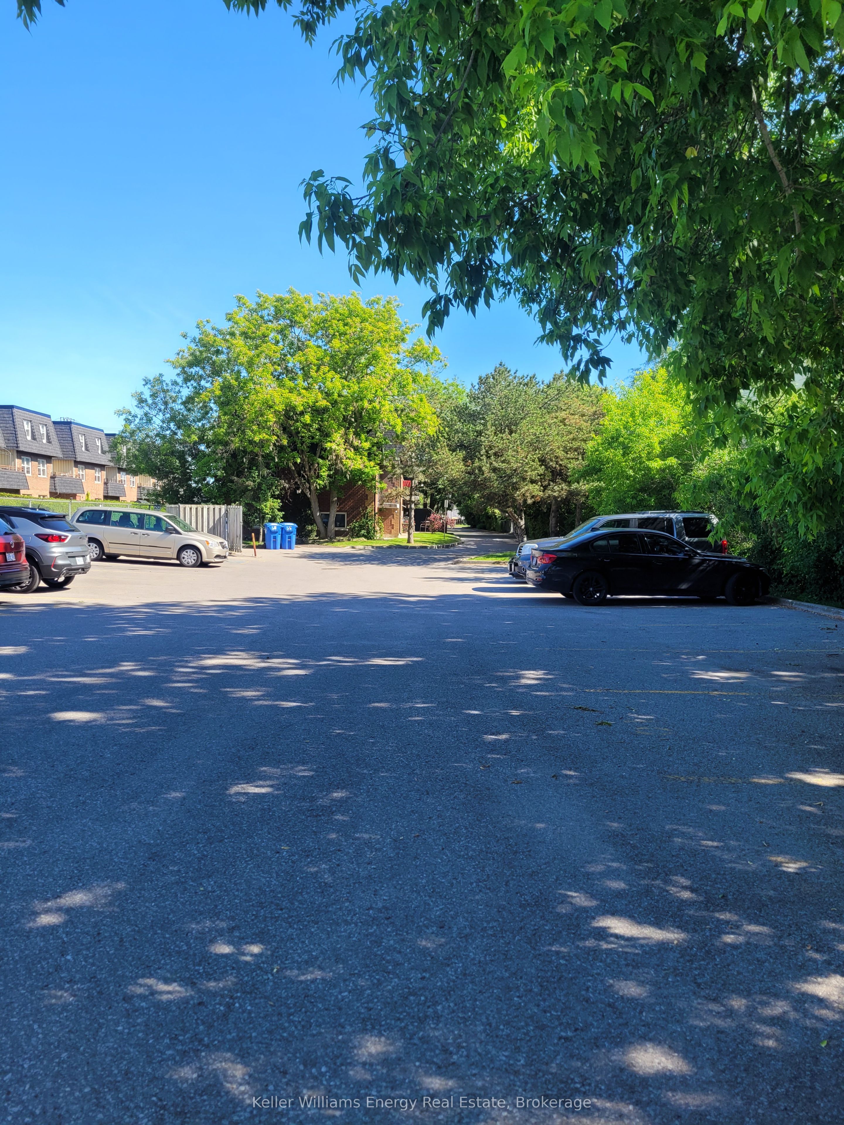 Unit 106 - 576 Mary Street E, Whitby 4