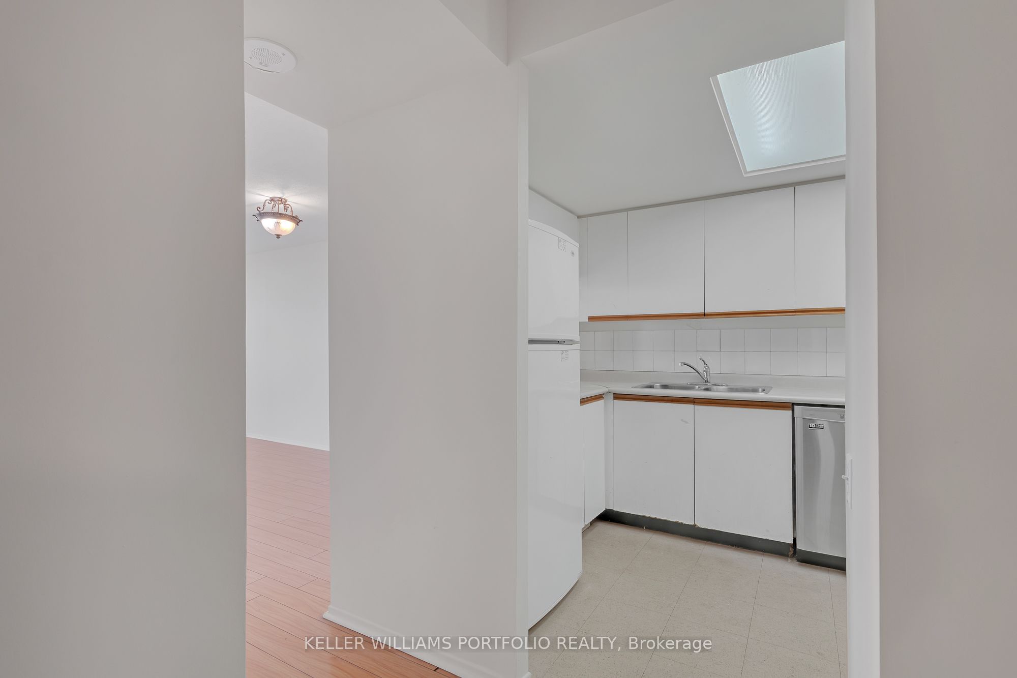 Unit 810 - 2460 Eglinton Avenue E, Scarborough 4