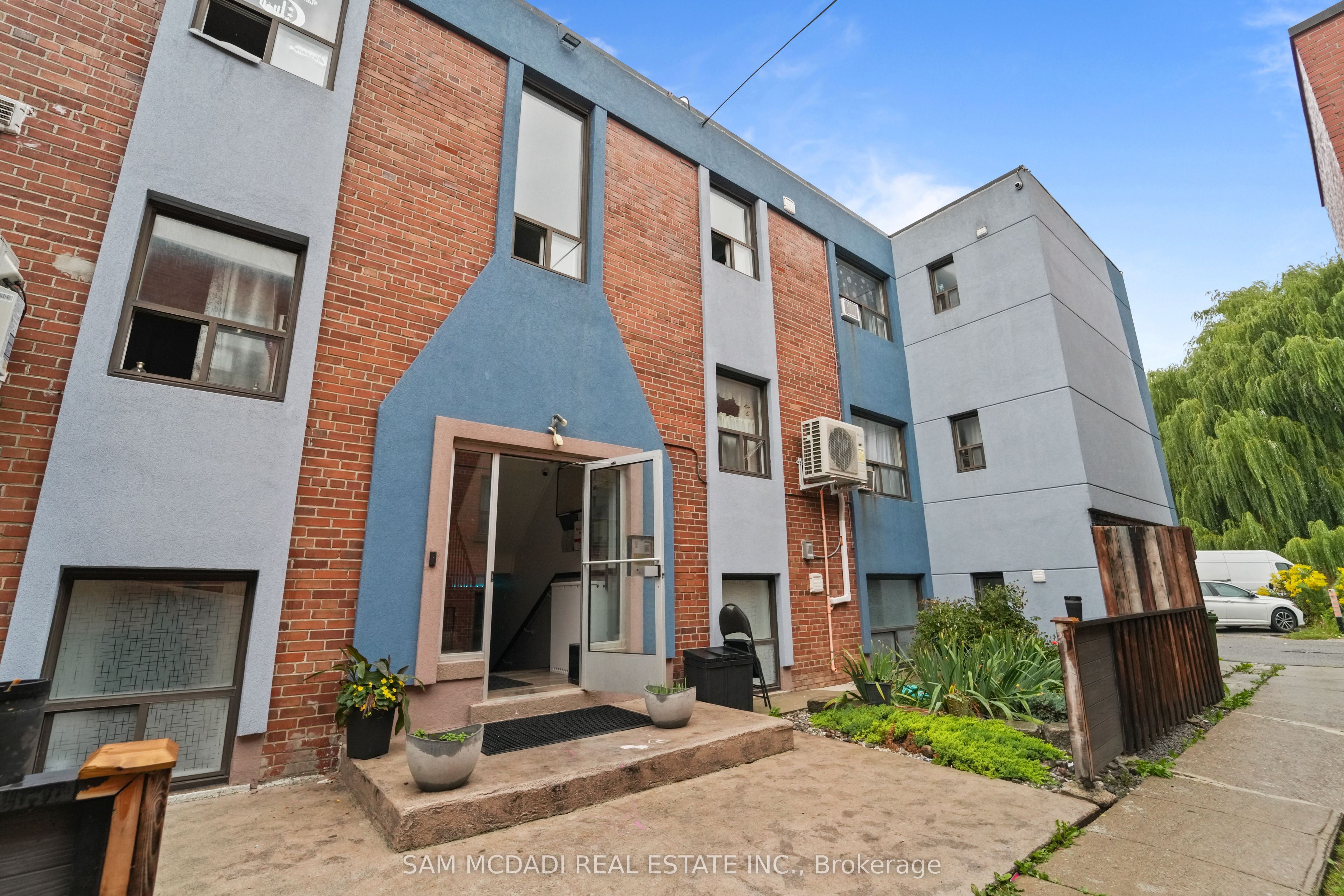 Unit 302 - 1016 O'connor Drive, Toronto 3