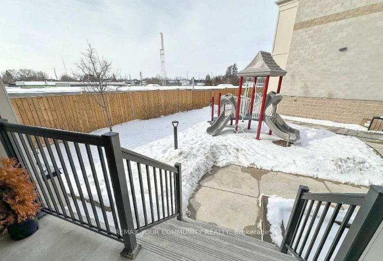 Unit 11 - 490 BERESFORD Path, Oshawa 2