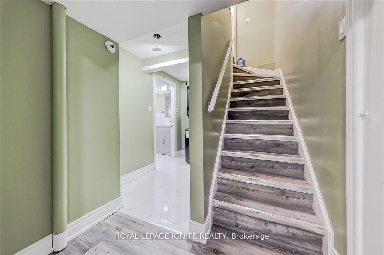 Unit Bsmt - 38 Loradeen Crescent, Scarborough 4