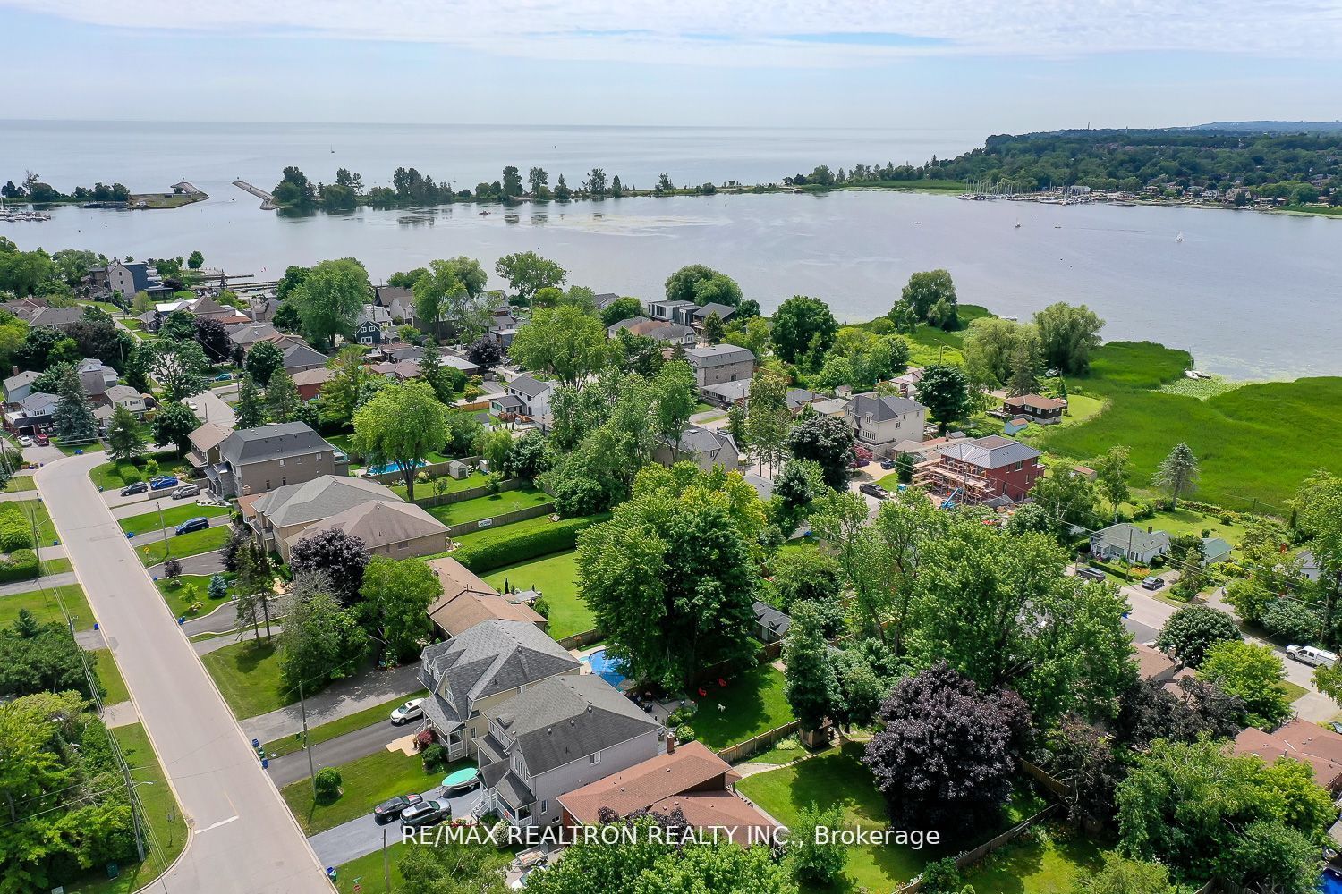809 Fairview Avenue, Pickering 3