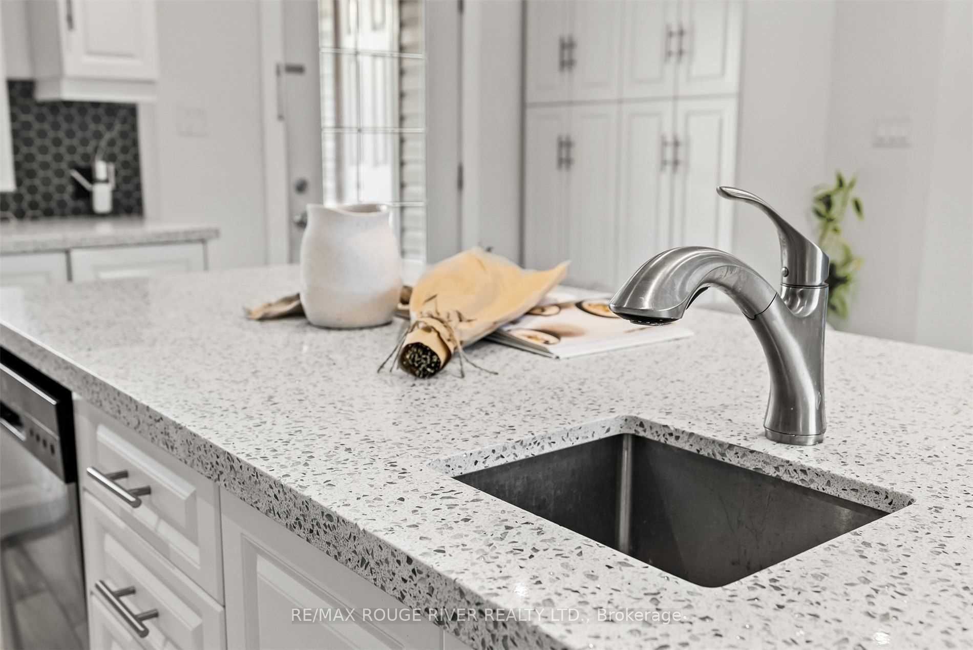Unit Upper - 131 John Street E, Whitby 3