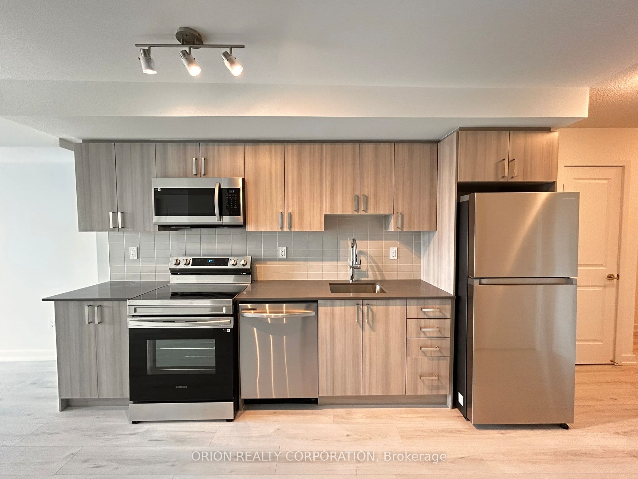 Unit 1004 - 1435 Celebration Drive, Pickering 2