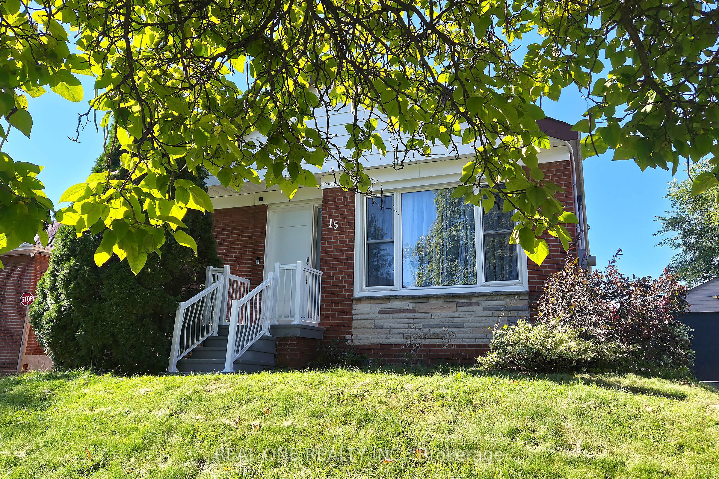 Unit Main Level - 15 Castille Avenue, Scarborough 2