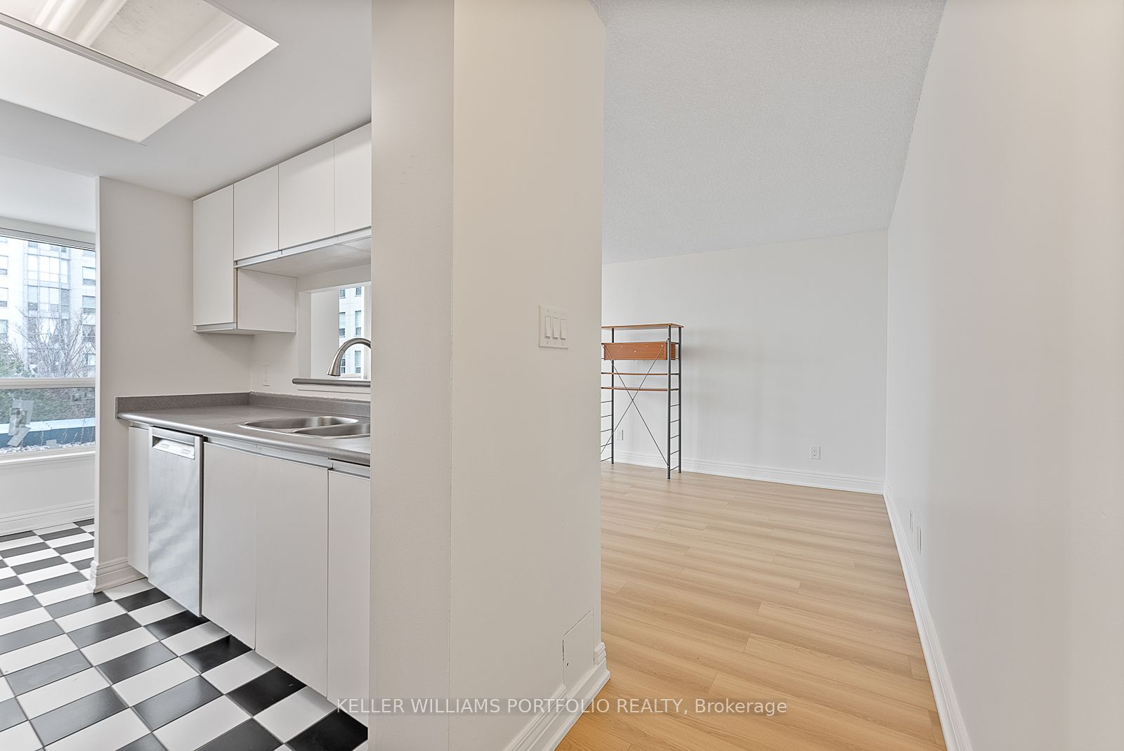 Unit 418 - 2550 Lawrence Avenue E, Scarborough 5