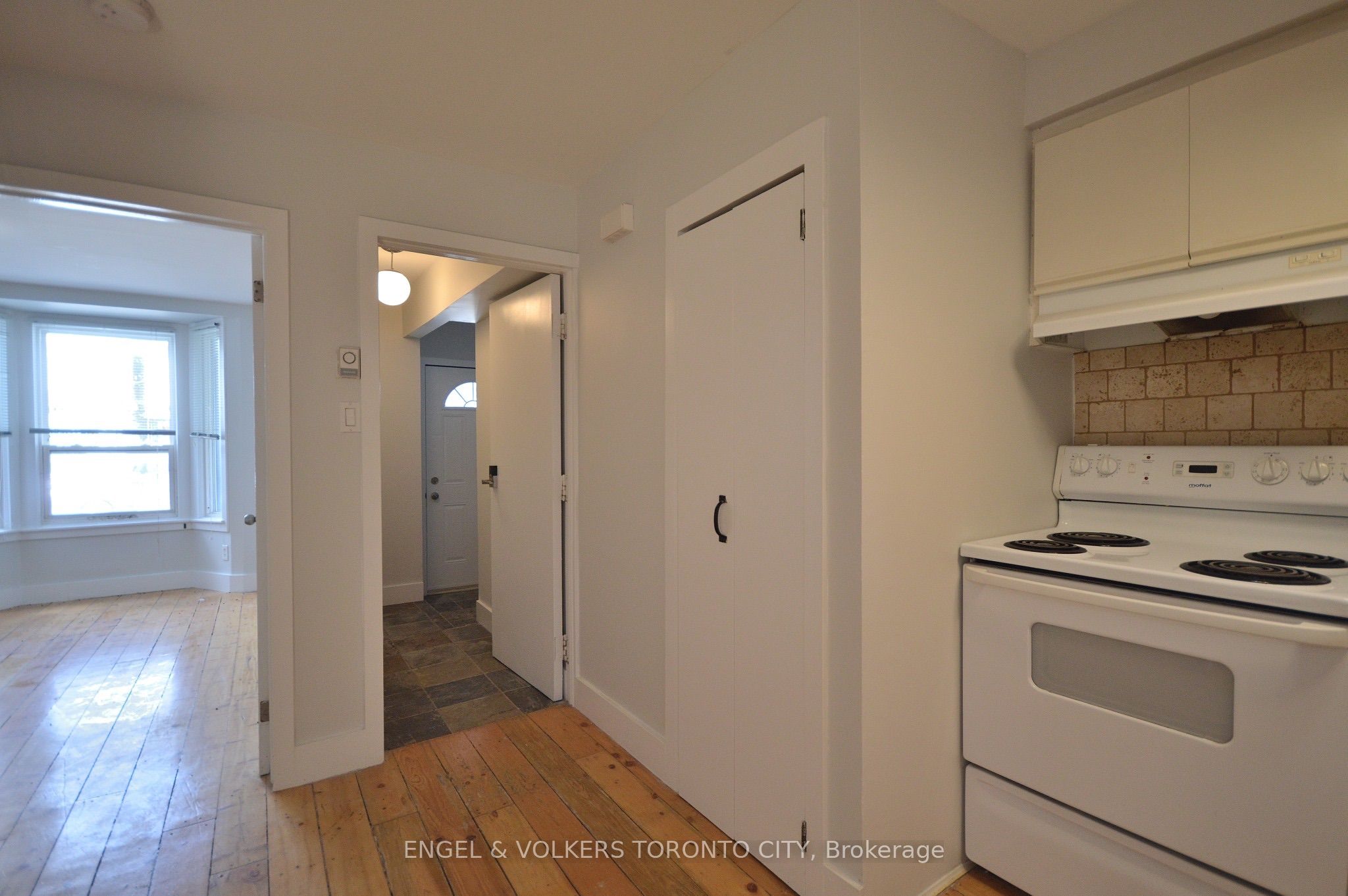 Unit Main & Basement - 1801 Dundas Street E, Toronto 4