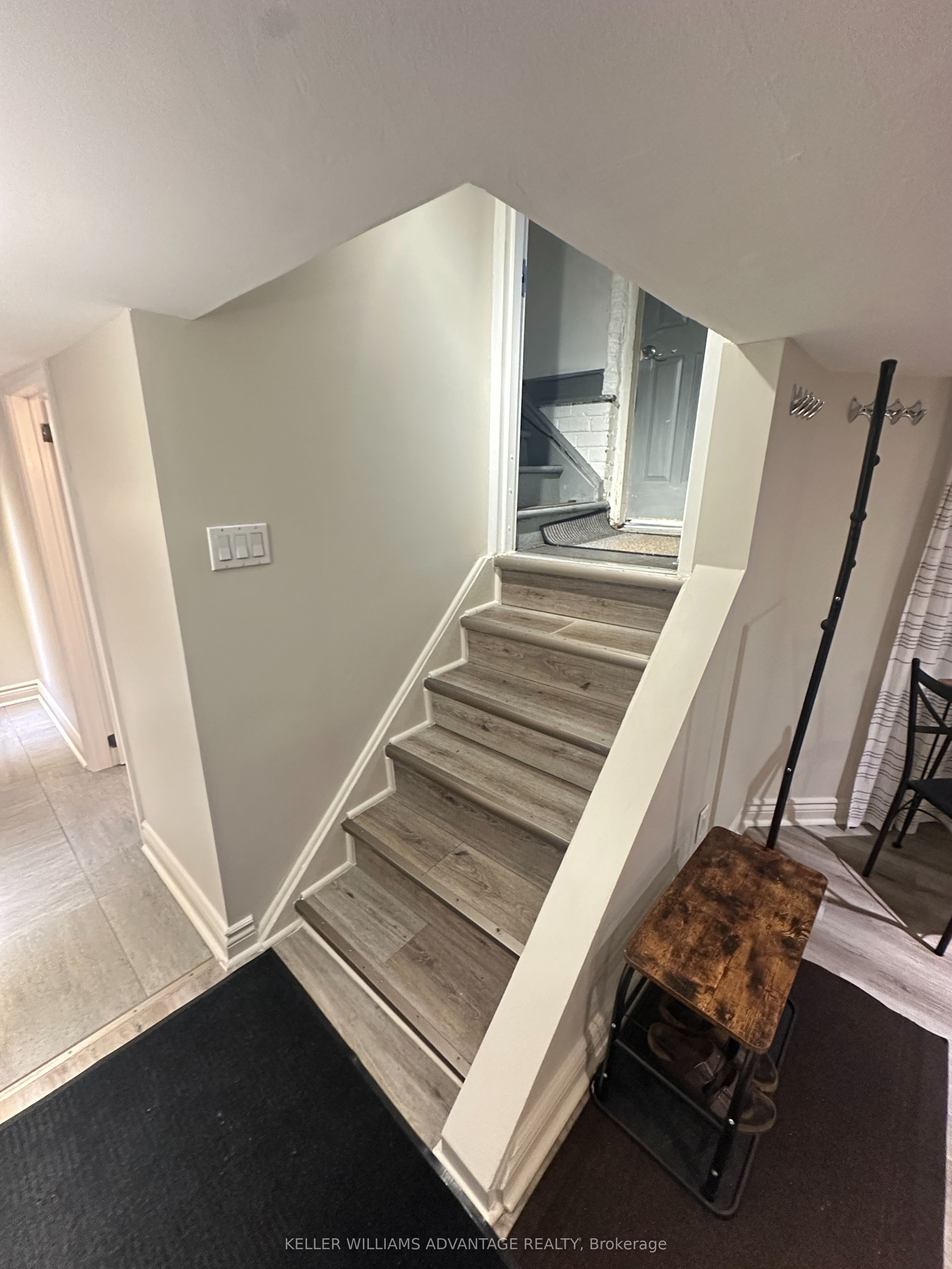Unit Lower - 256 Woodbine Avenue, Toronto 2