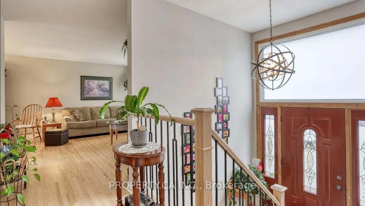 Unit Upper - 204 Mason Drive, Whitby 3