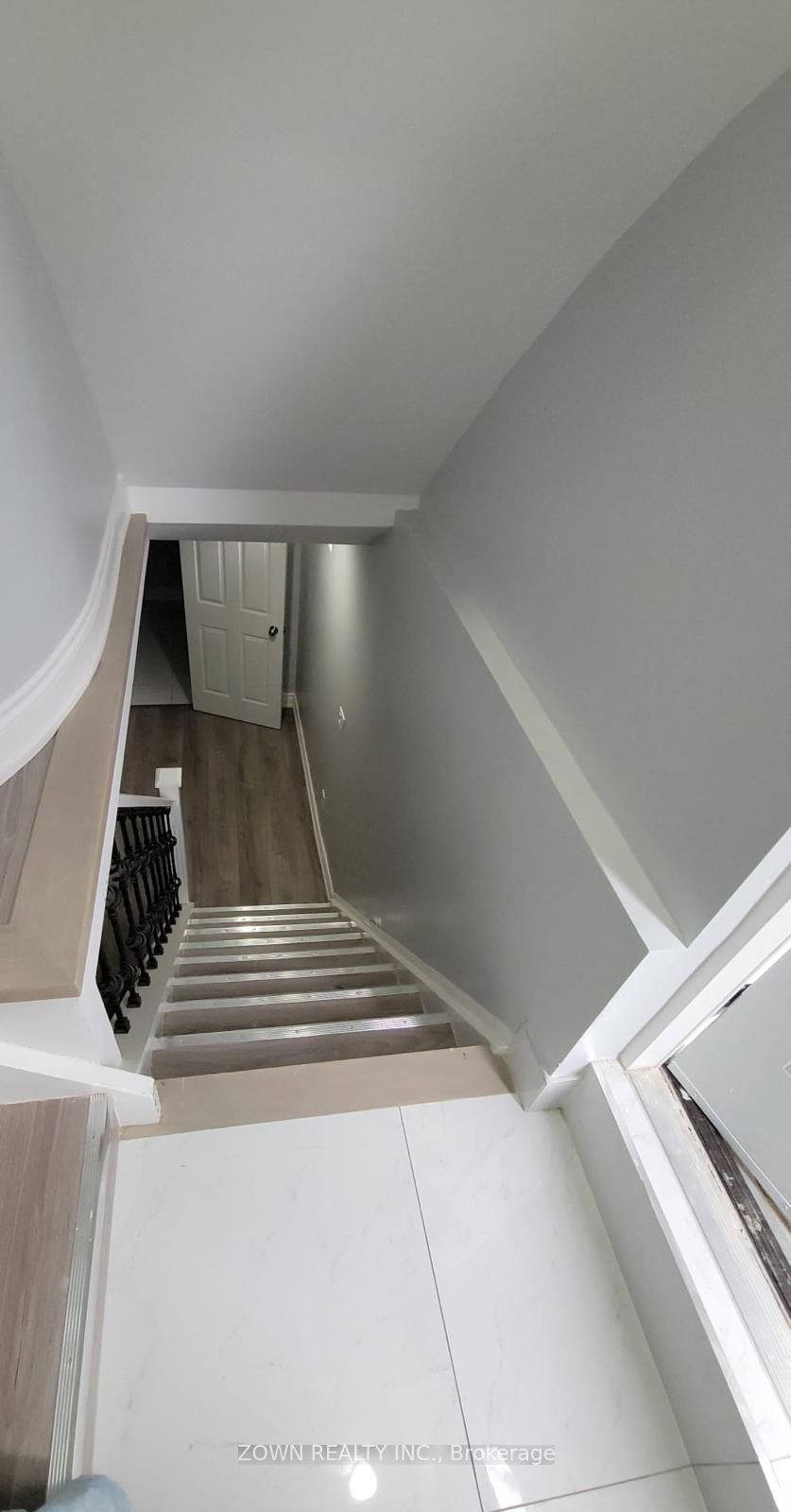 1668 Portland Court, Pickering 2