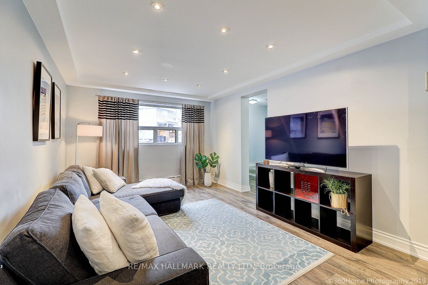 3 Cosburn Avenue, Toronto 5