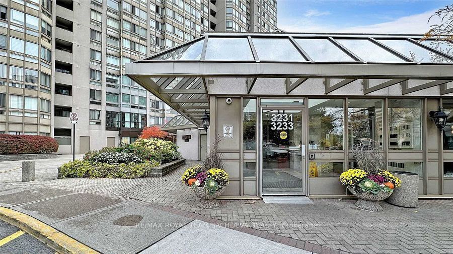 Unit 1611 - 3233 Eglinton Avenue E, Scarborough 3