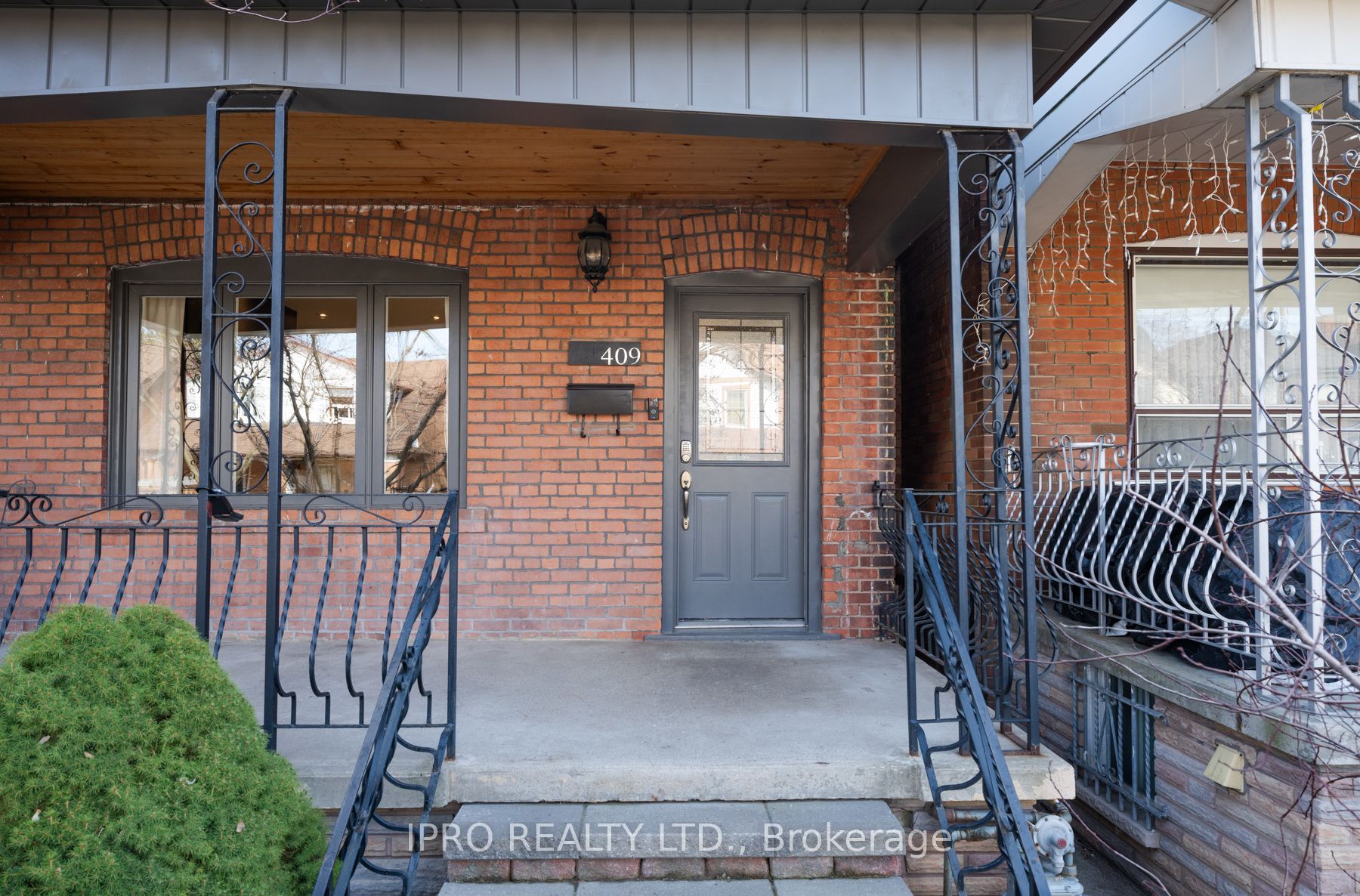 409 Strathmore Blvd, Toronto, Ontario M4C1N6 Sold History HouseSigma