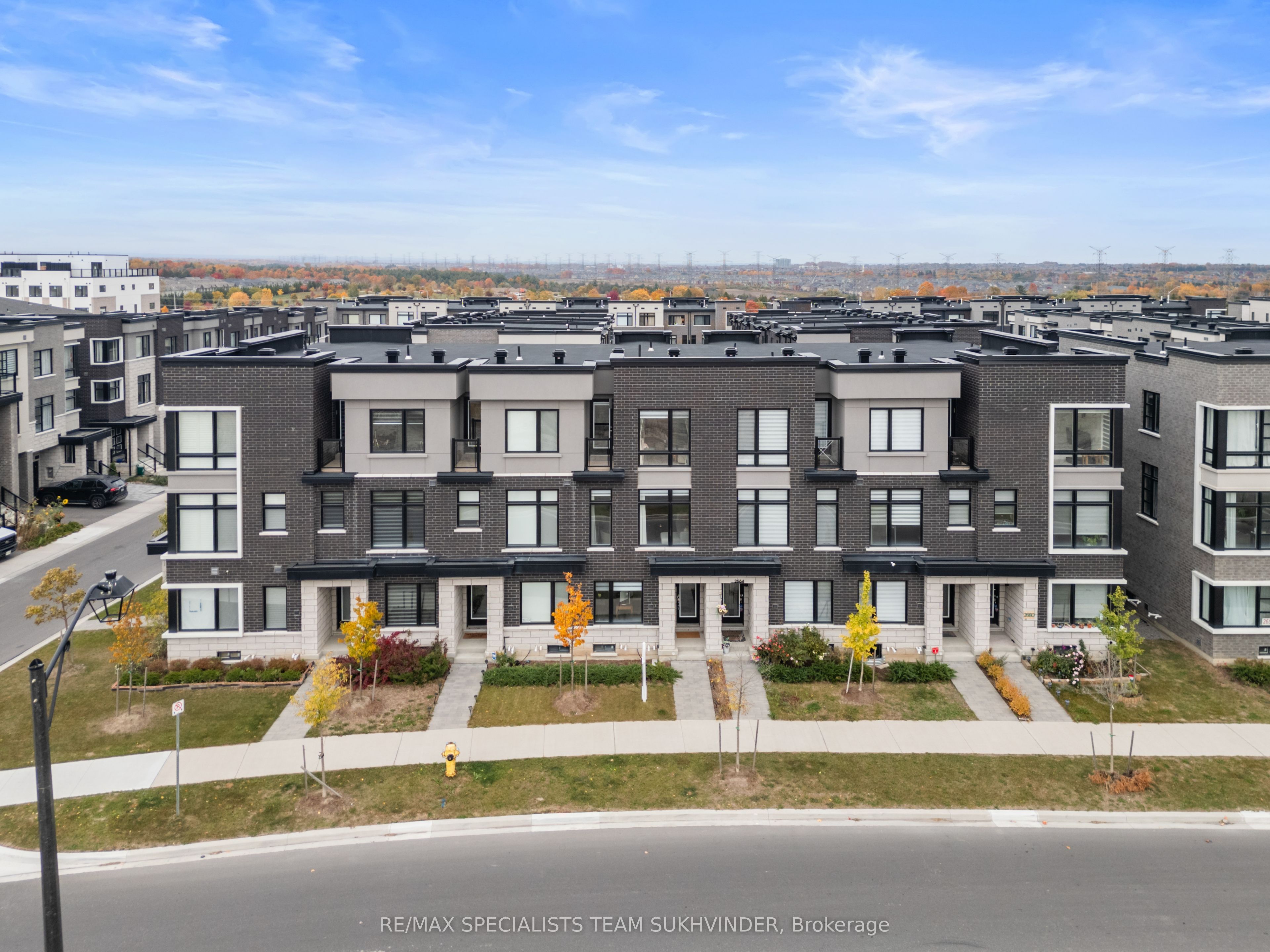 2666 Castlegate Crossing, Pickering, Ontario L1X0H8 For Sale HouseSigma