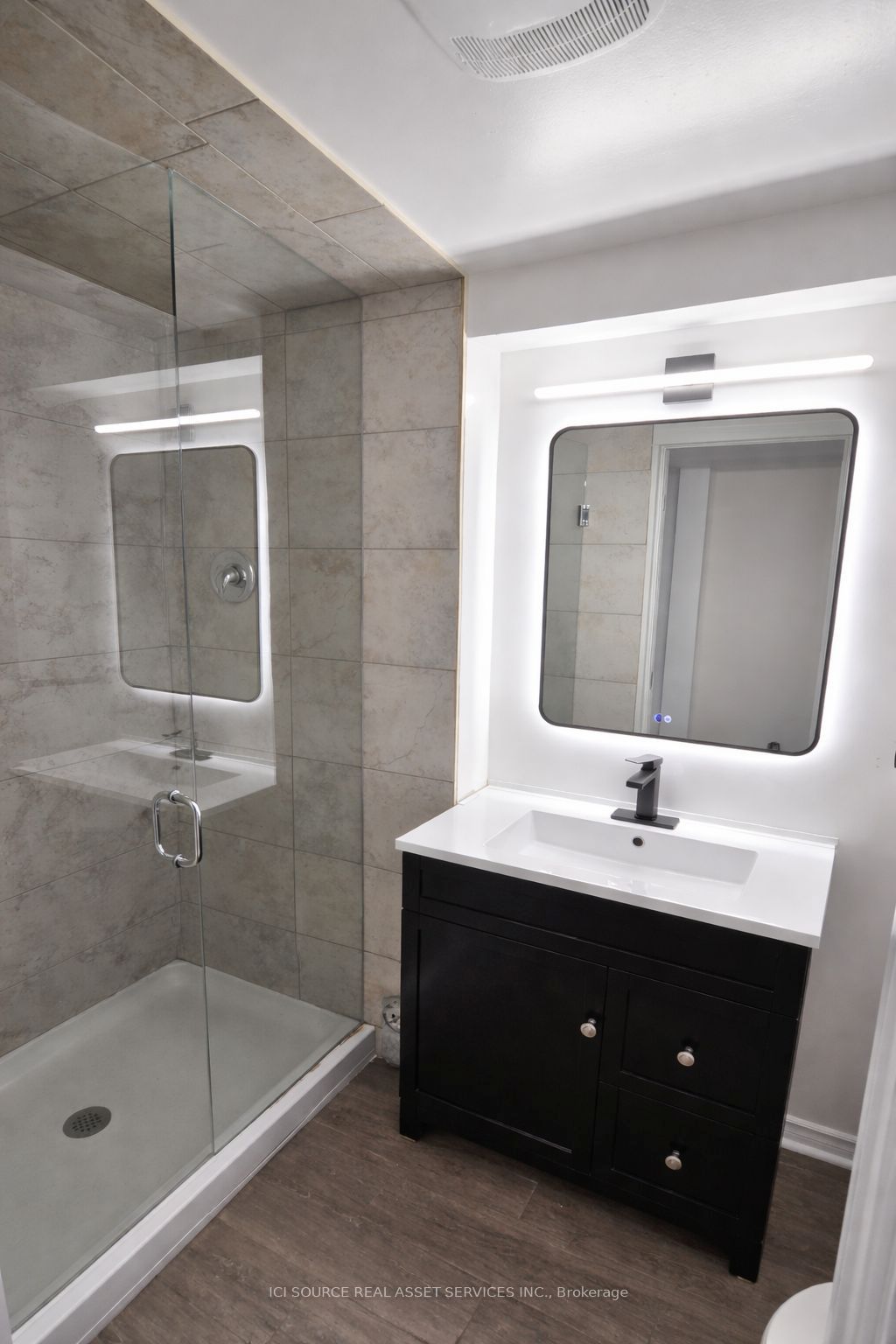 Unit Basement Apartment - 109 Romance Drive, Richmond Hill 5