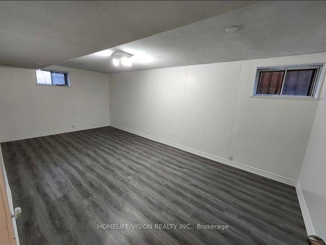 Unit Bsmt - 271 Sussex Ave Avenue, Richmond Hill 3