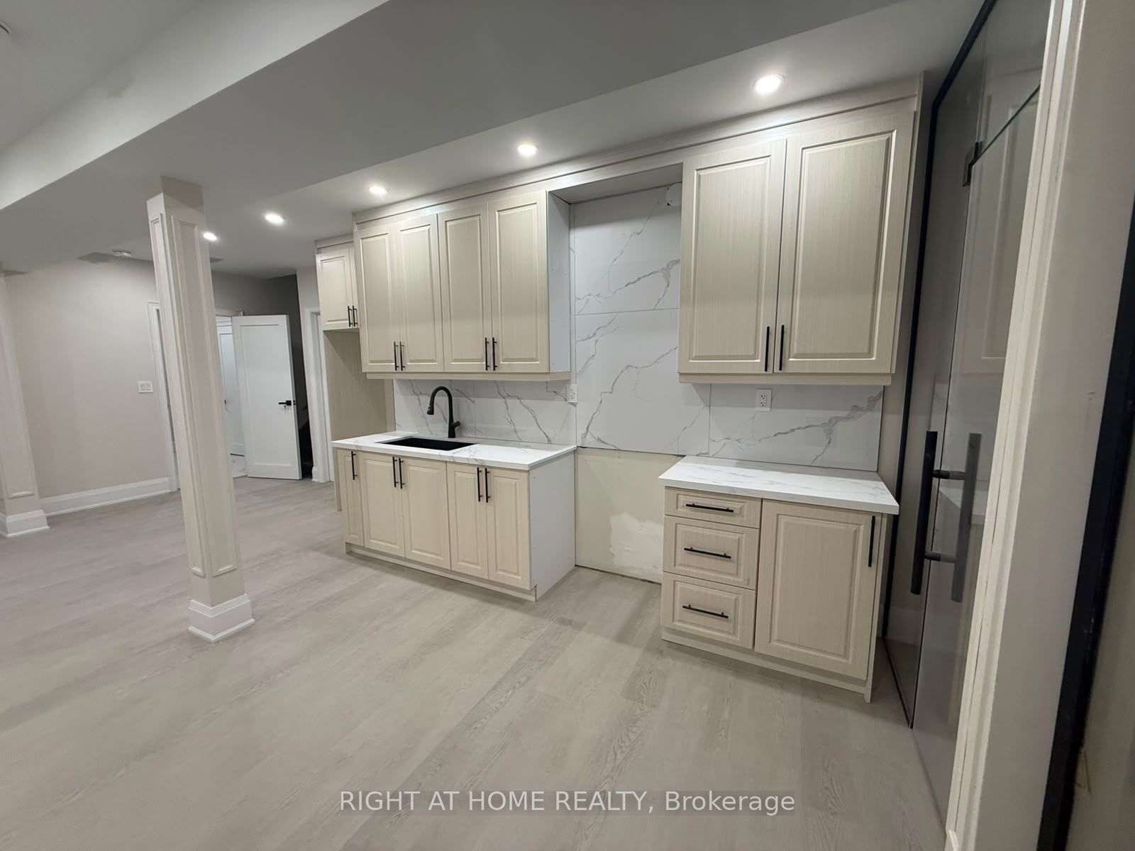 Unit A - 2 Chesney Crescent, Vaughan 4