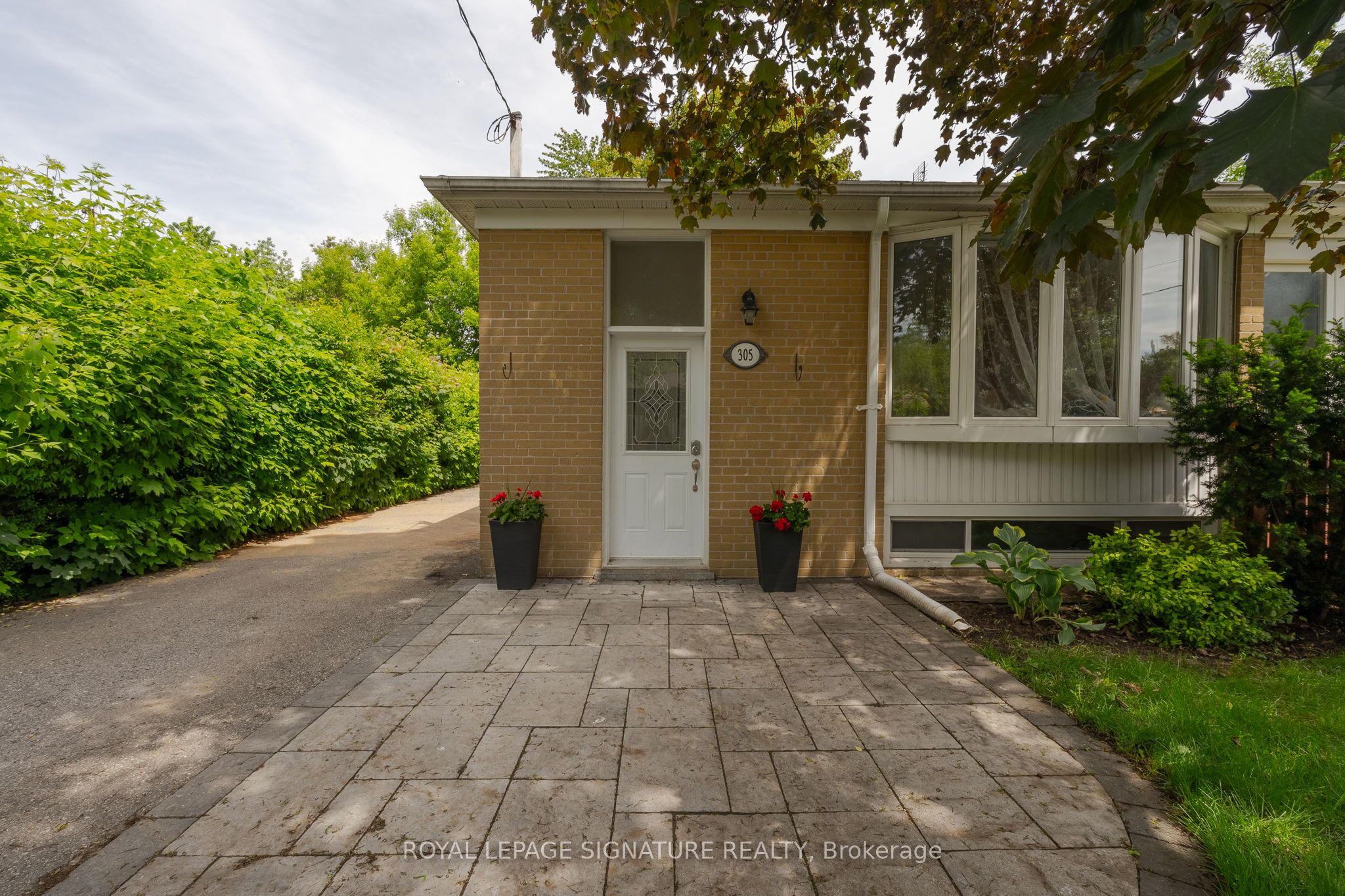 Unit Bsmt - 305 Blue Grass Boulevard, Richmond Hill 4