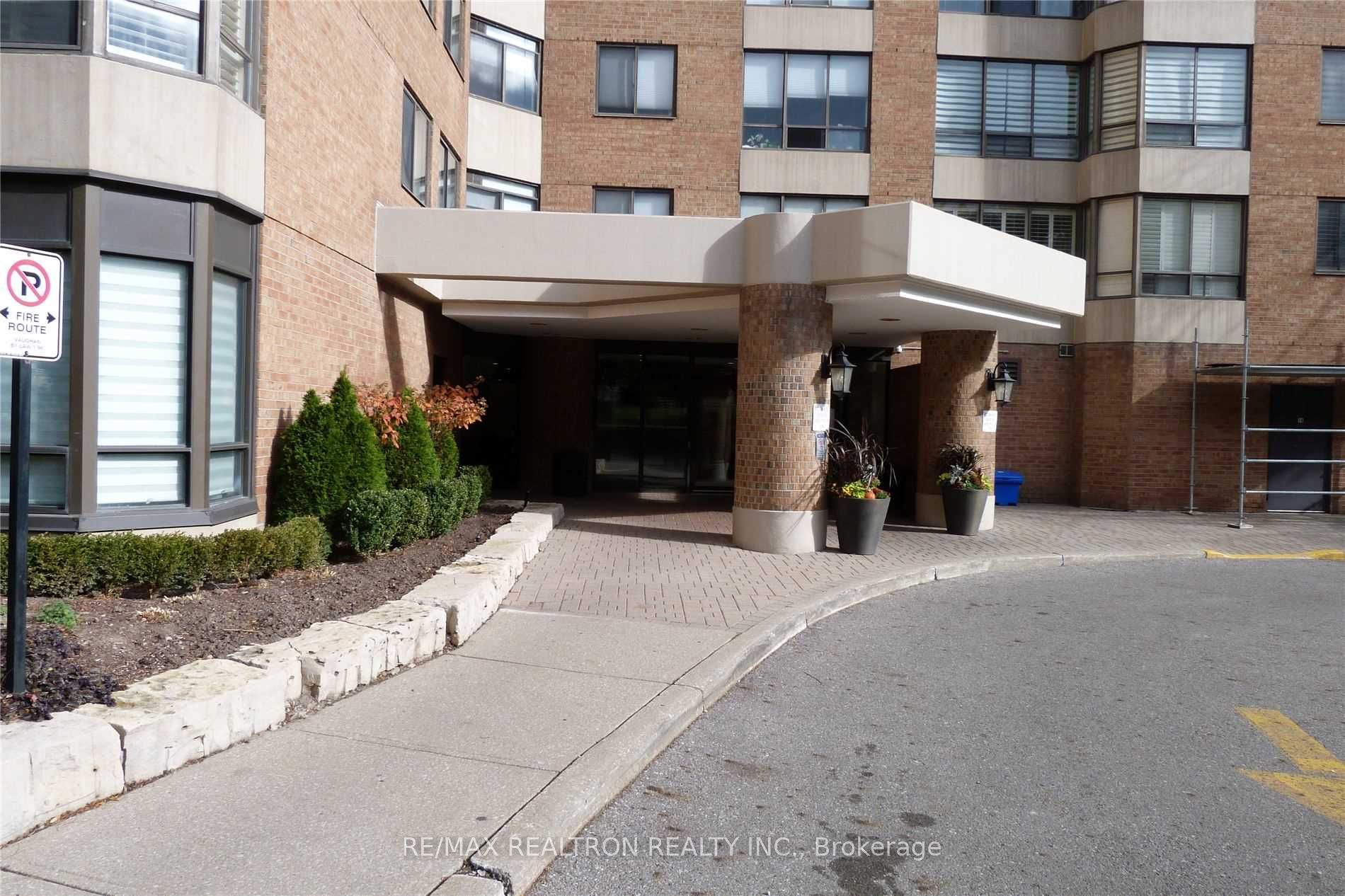Unit 804 - 7601 Bathurst Street, Vaughan 2
