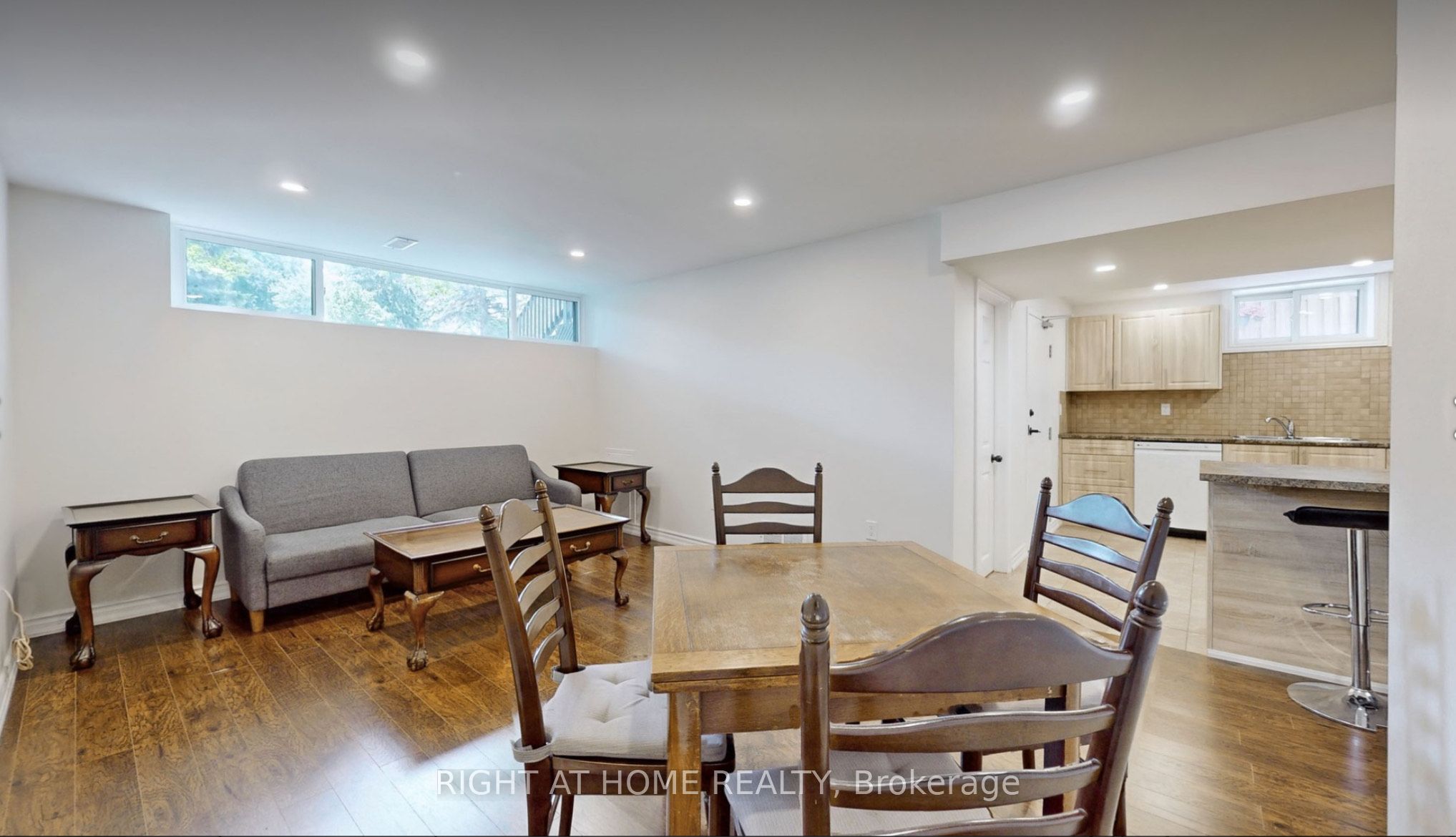 36 Aurora Heights Drive, Aurora 1