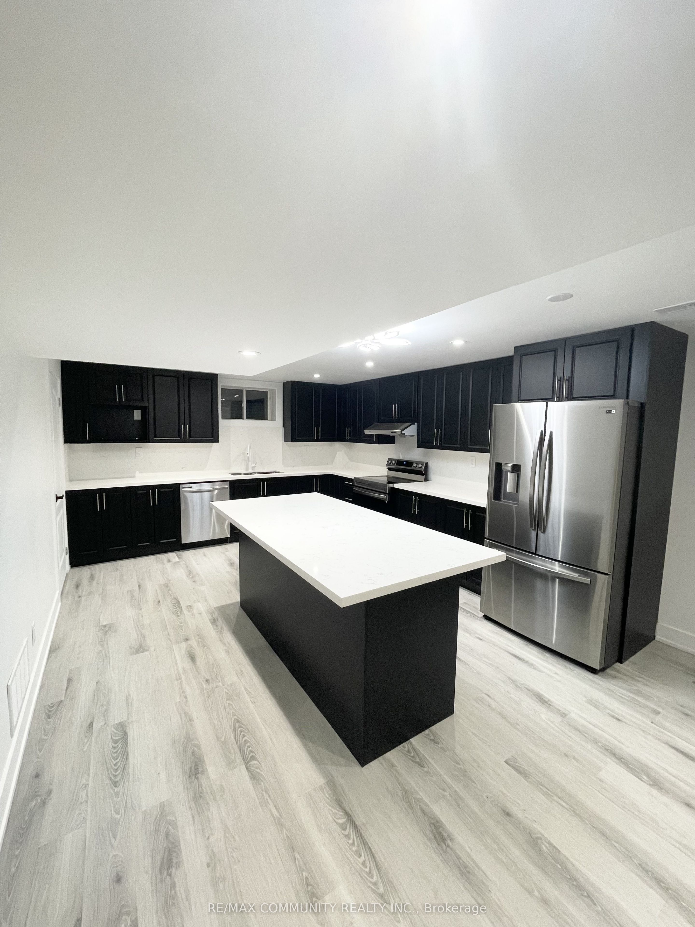 Unit Basement - 103 Bartsview Circle, Whitchurch-Stouffville 2
