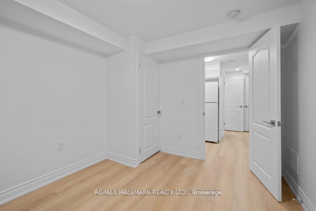 Unit BASEMENT - 227 Thoms Crescent, Newmarket 4