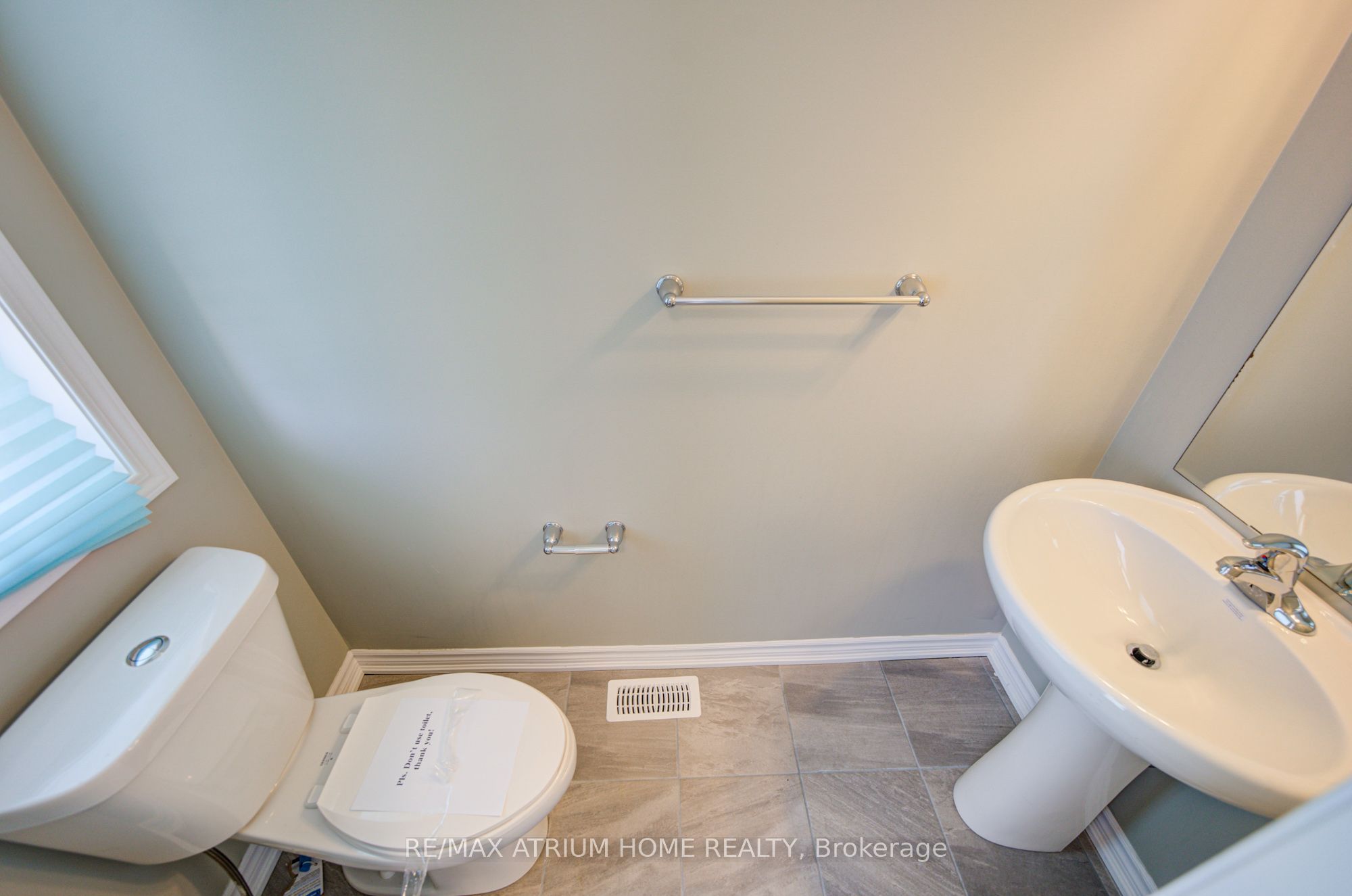 396 Thomas Phillips Drive, Aurora 5
