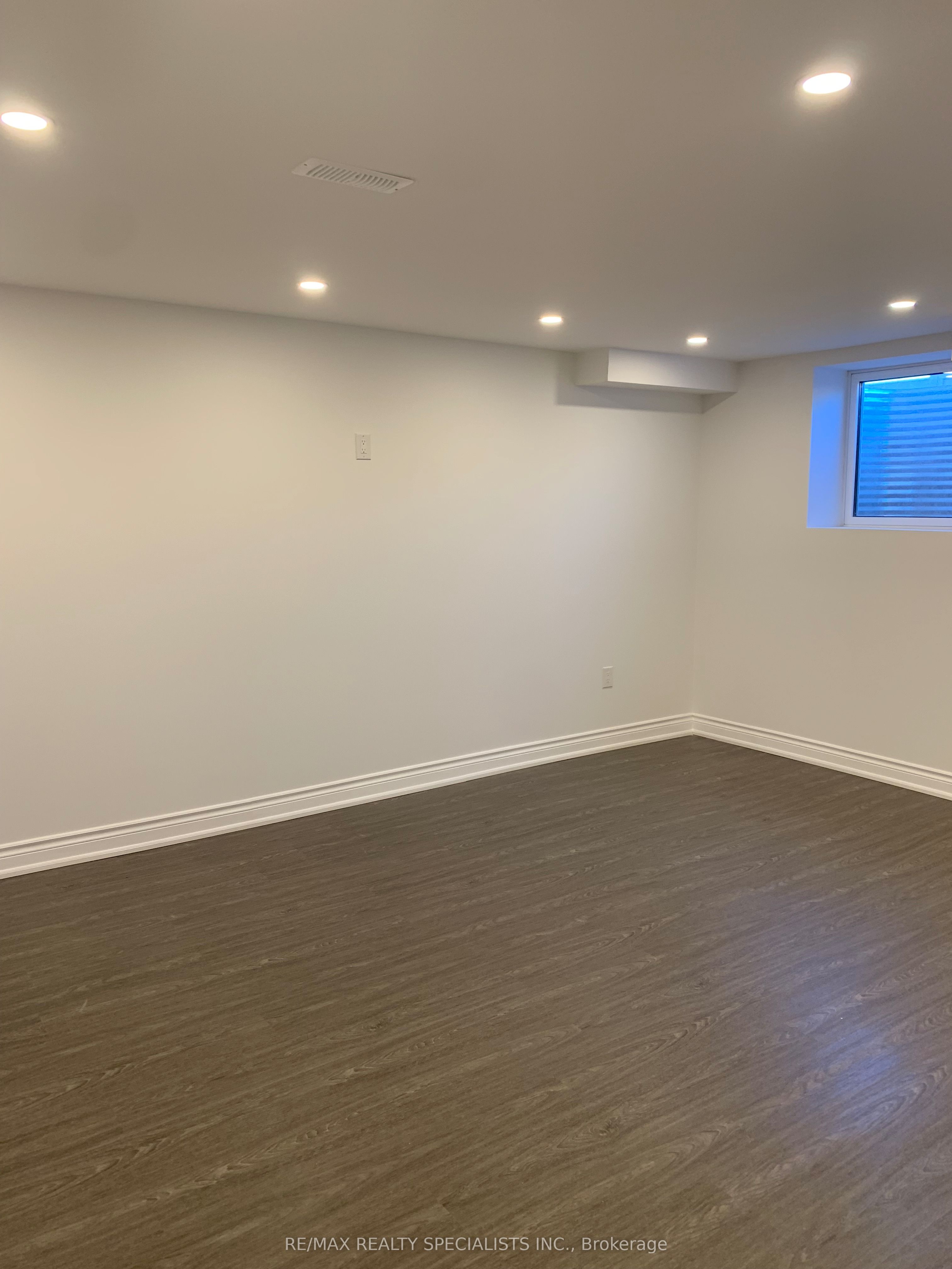 Unit Bsmt - 6 Faust Ridge, Vaughan 5