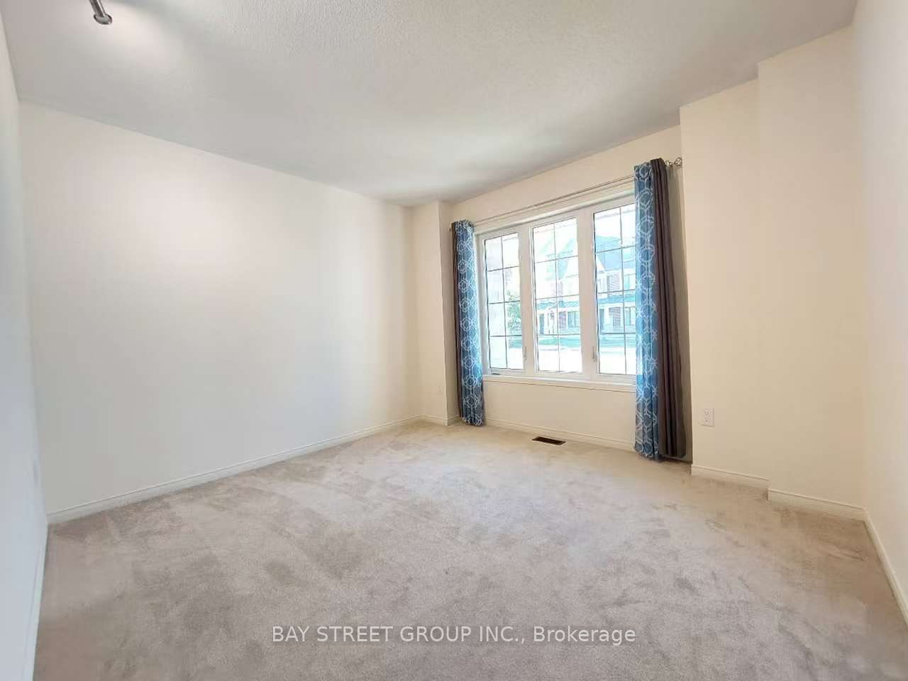 59 William F Bell Parkway, Richmond Hill 2