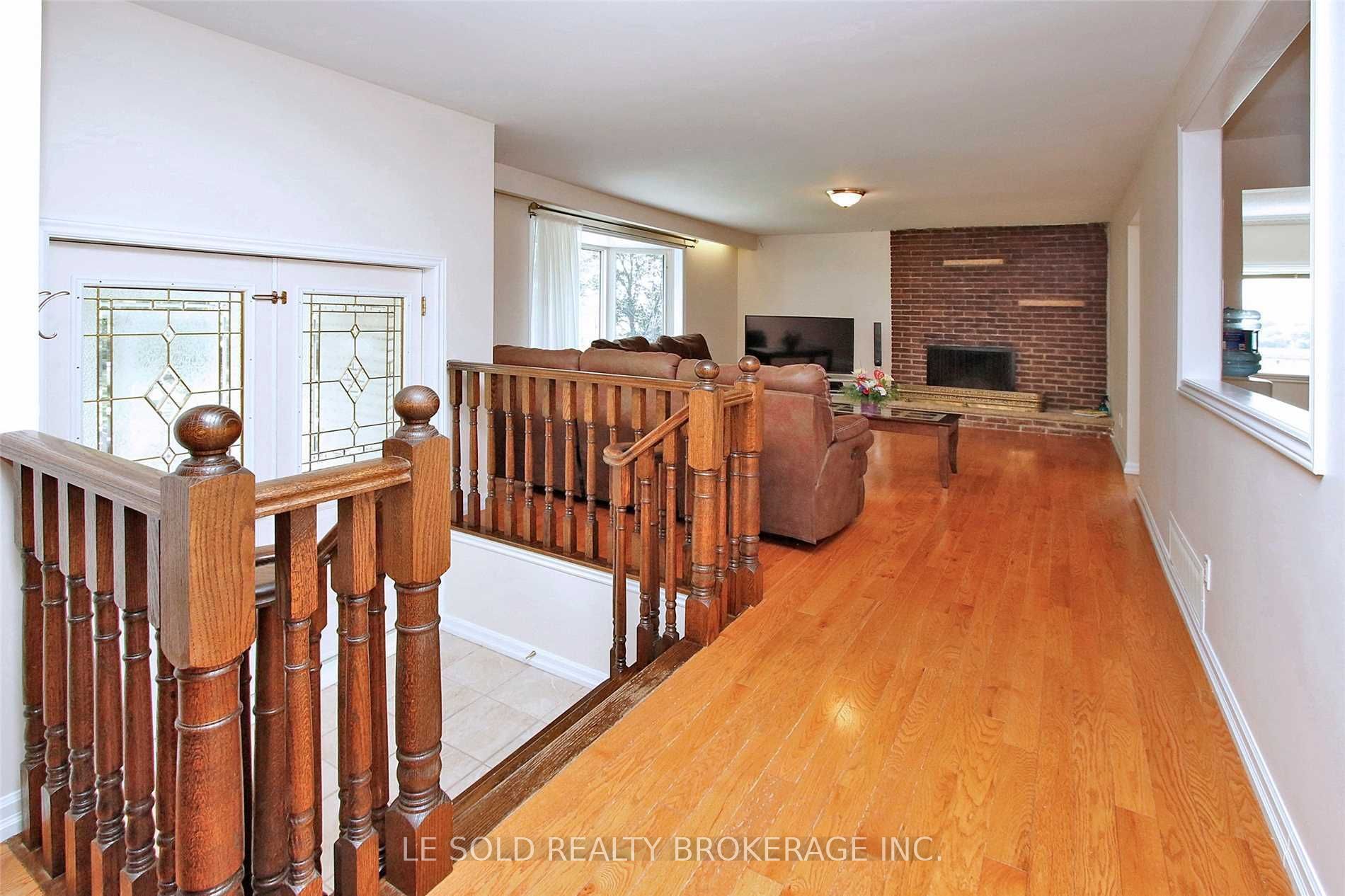 50 Dickson Hill Road, Markham 3