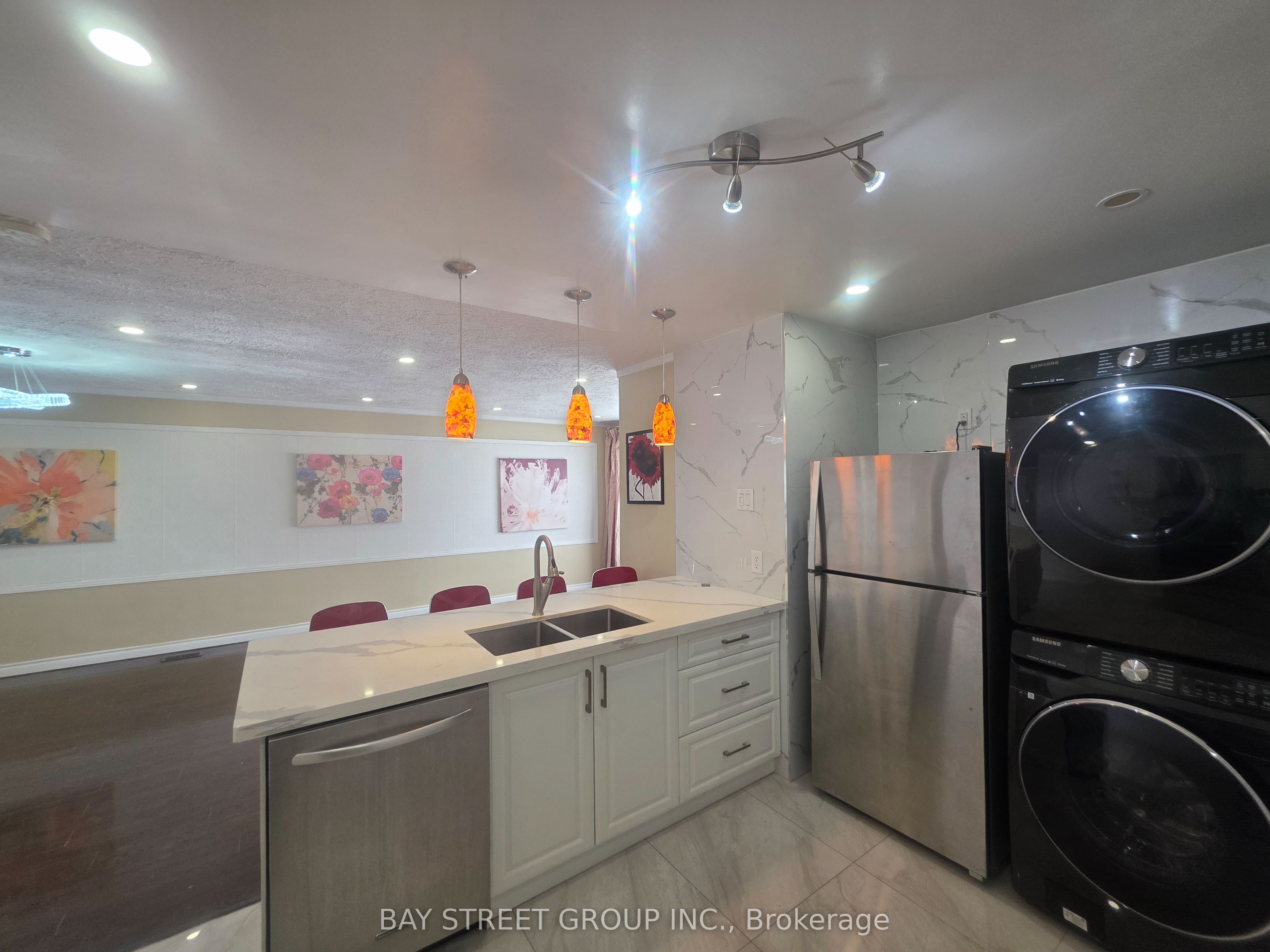 Unit Main - 211 Beechy Drive, Richmond Hill 4