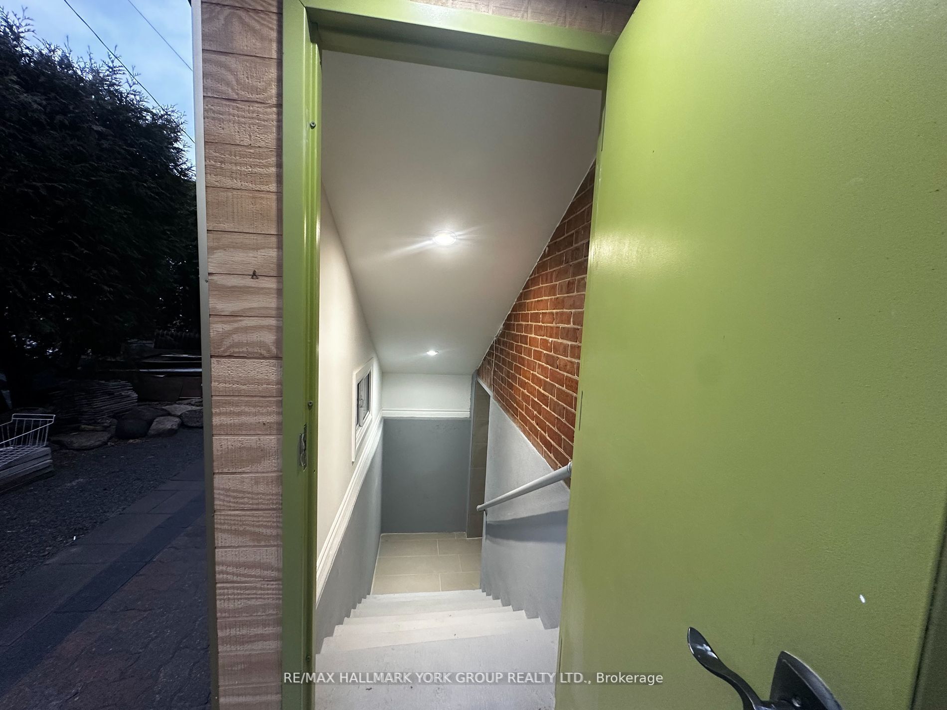 Unit Lower - 420 Osborne Street, Brock 3