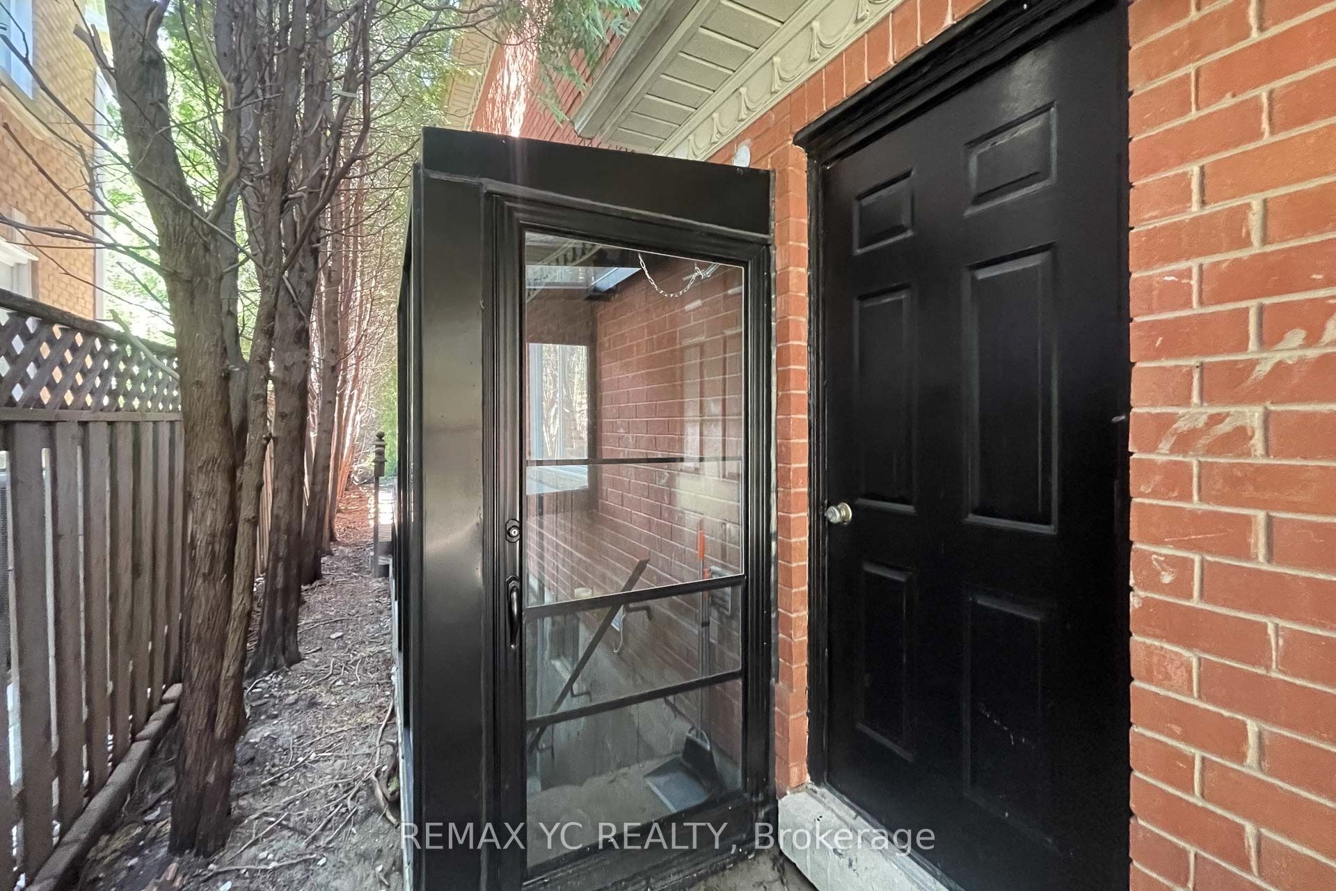 Unit Lower - 4 Theobalds Circle, Richmond Hill 3