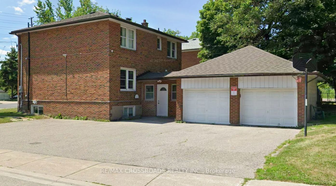 Unit 3 - 128 Major Mackenzie Drive E, Richmond Hill 2