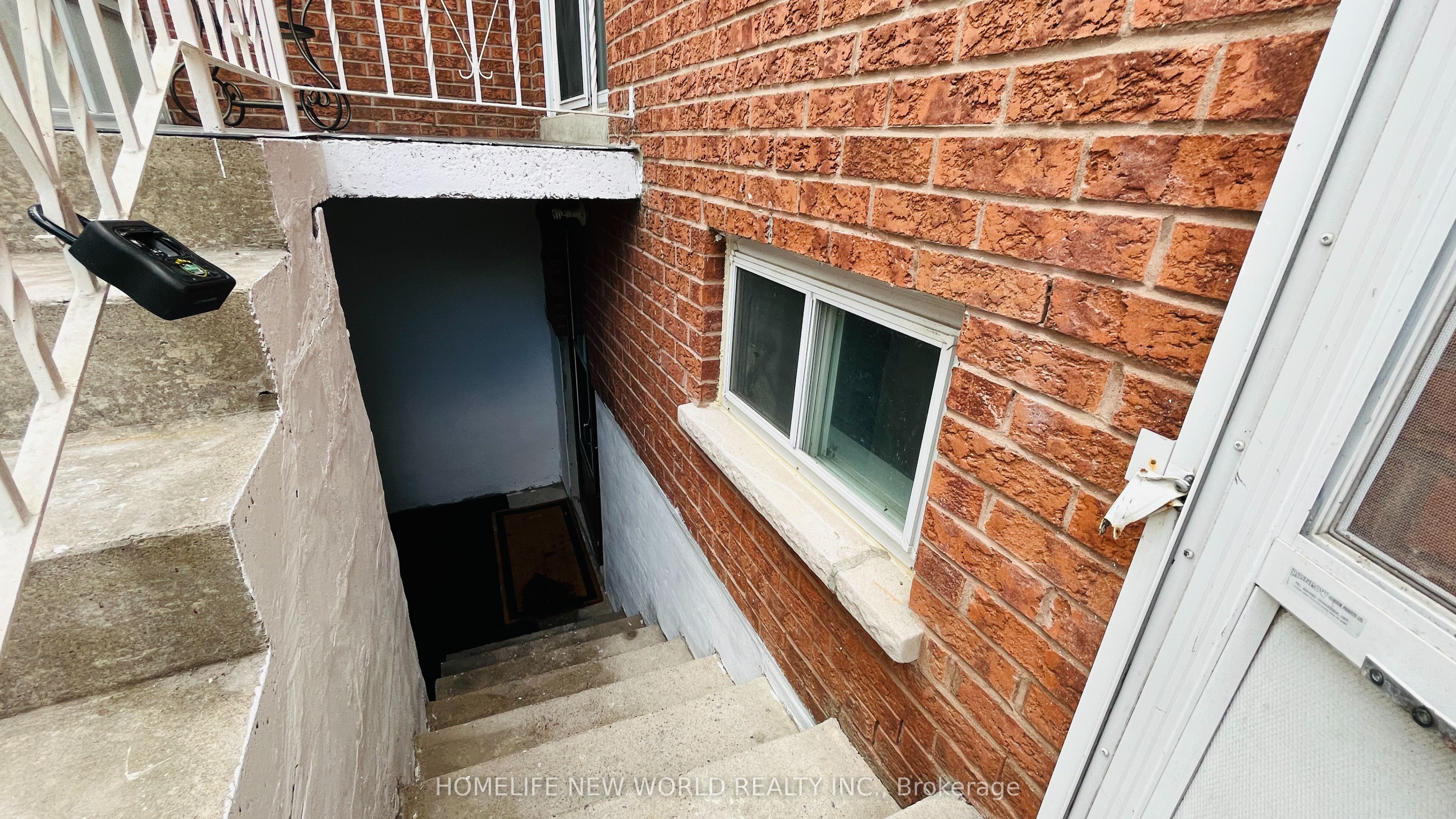 Unit Lower - 38 Weldrick Road W, Richmond Hill 3