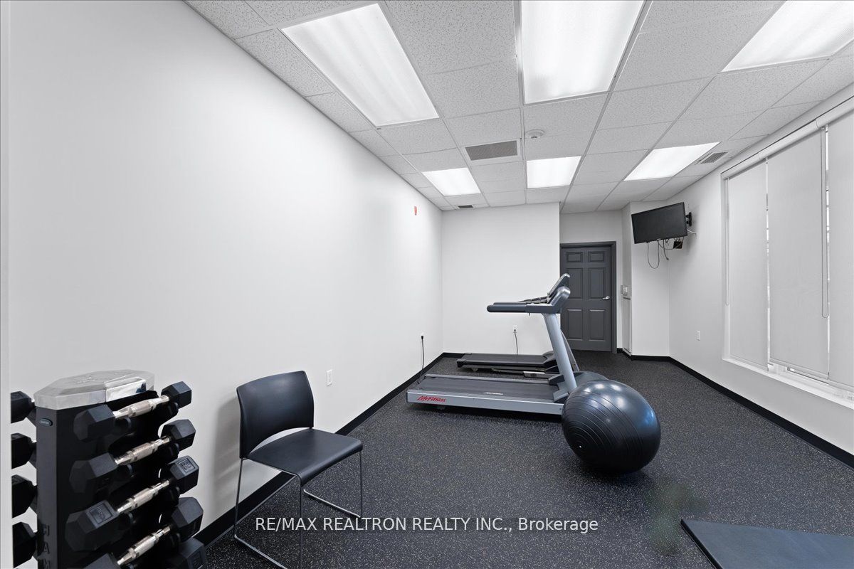 Unit 304 - 15450 Yonge Street, Aurora 5