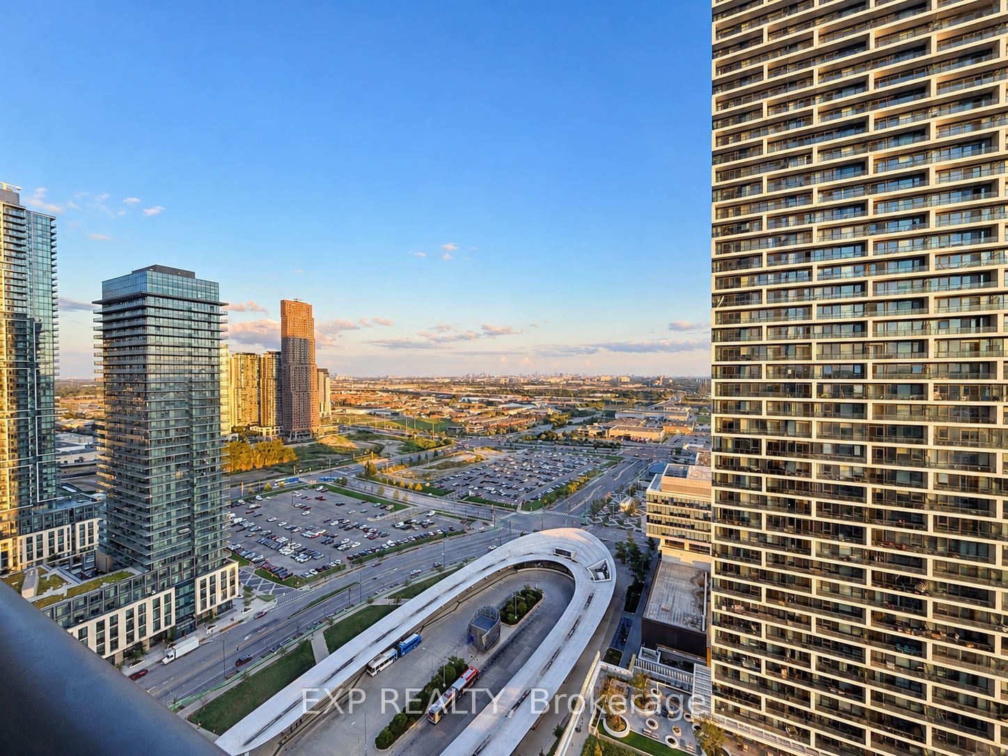 Unit 3208 - 898 Portage Parkway, Vaughan 2