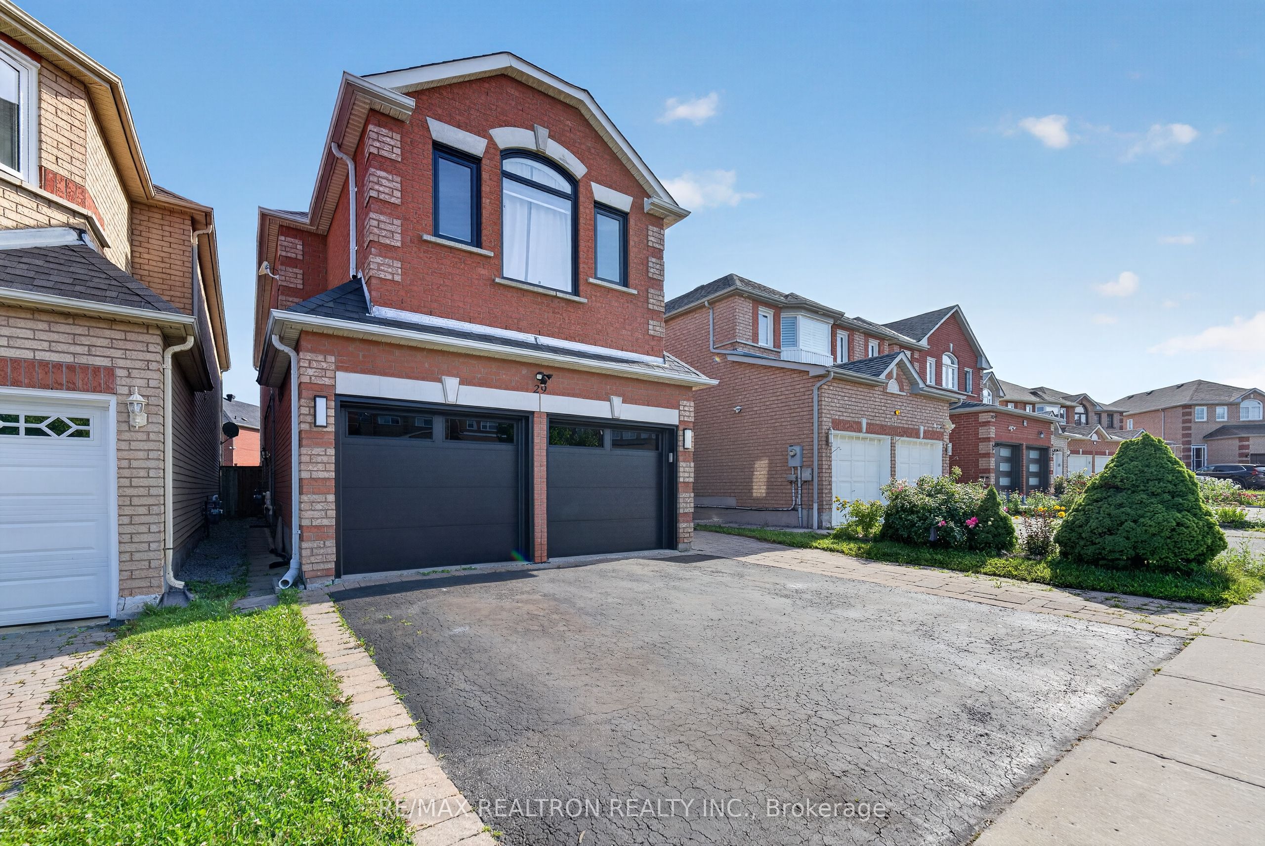 Unit Basement - 29 Connery Crescent, Markham 3